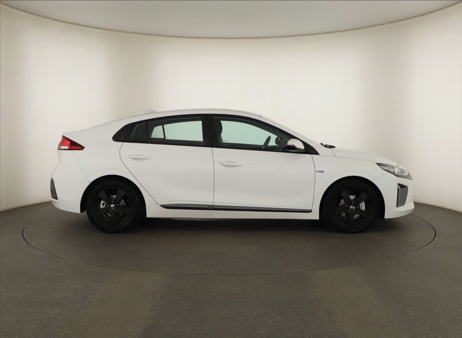 Hyundai Ioniq, Hybrid, Automat - fotka 6