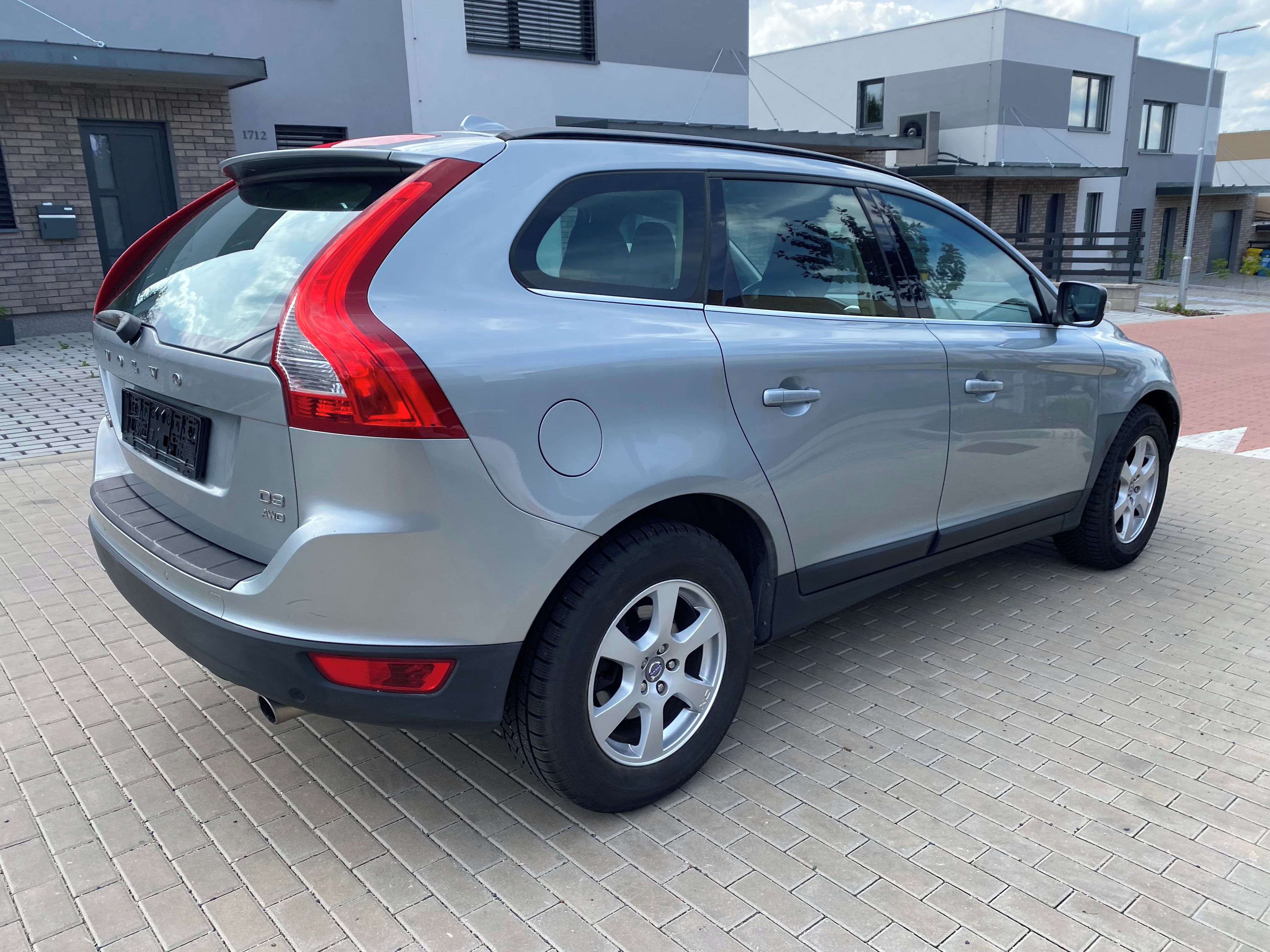 Volvo XC60, 2.4D, 120 kW, 4x4, manuál - fotka 6