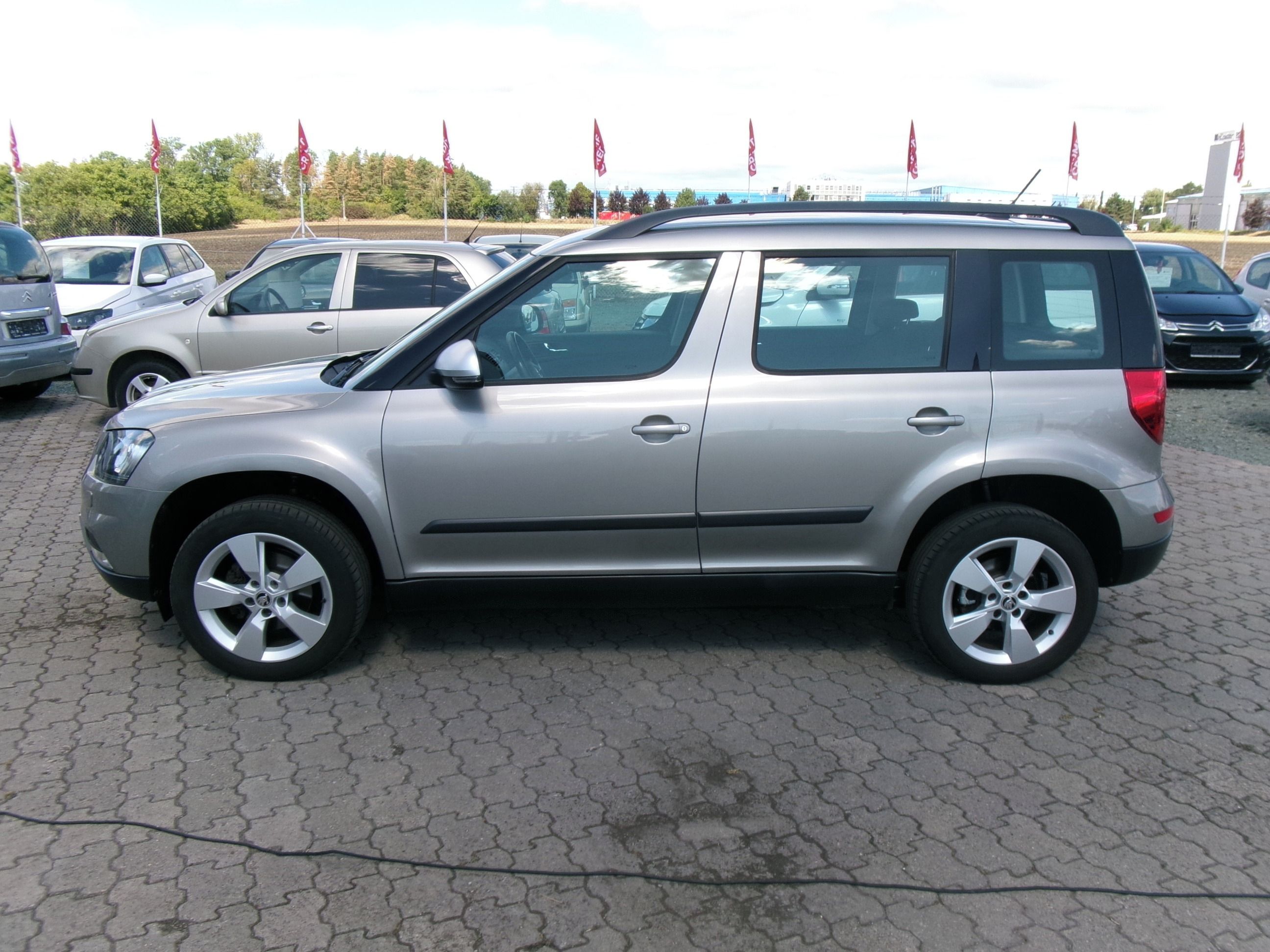 Škoda Yeti, 2.0TDi,103kw,2x kola - fotka 4