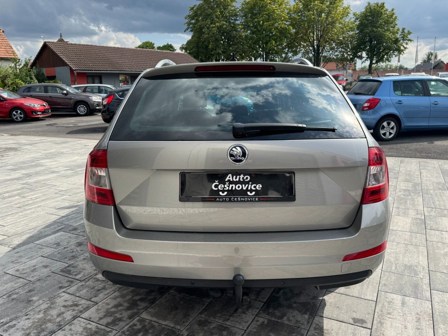 Škoda Octavia, Ambition 1.6 TDI 81kW - fotka 6