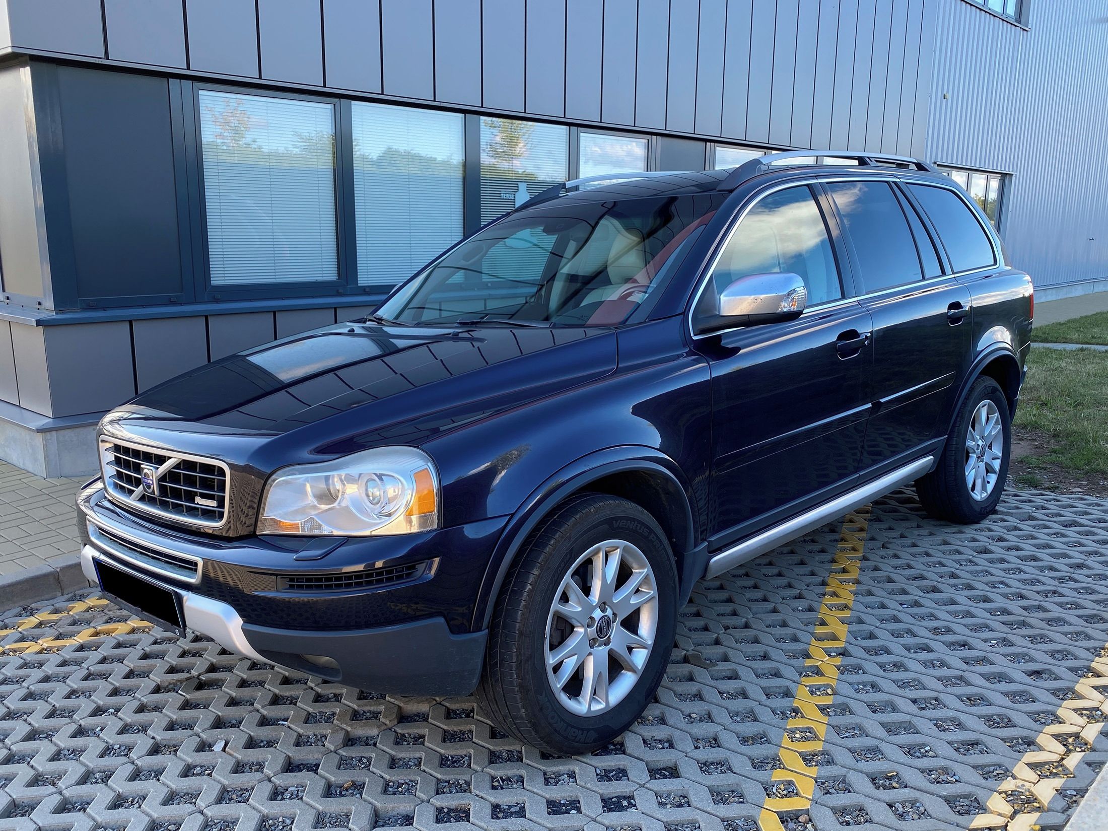 Volvo XC90, 4.4 V8, 7 míst, po servise