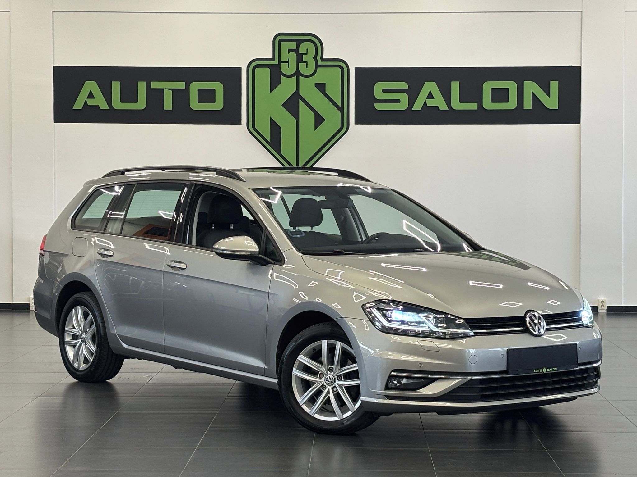 Volkswagen Golf, 1.6 TDI 85kW DSG, LED, Senzory