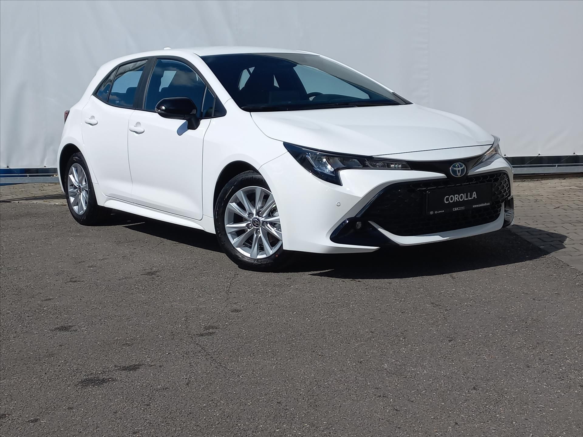 Toyota Corolla, 1,8 Hybrid e-CVT 140k  HB Comf - fotka 5