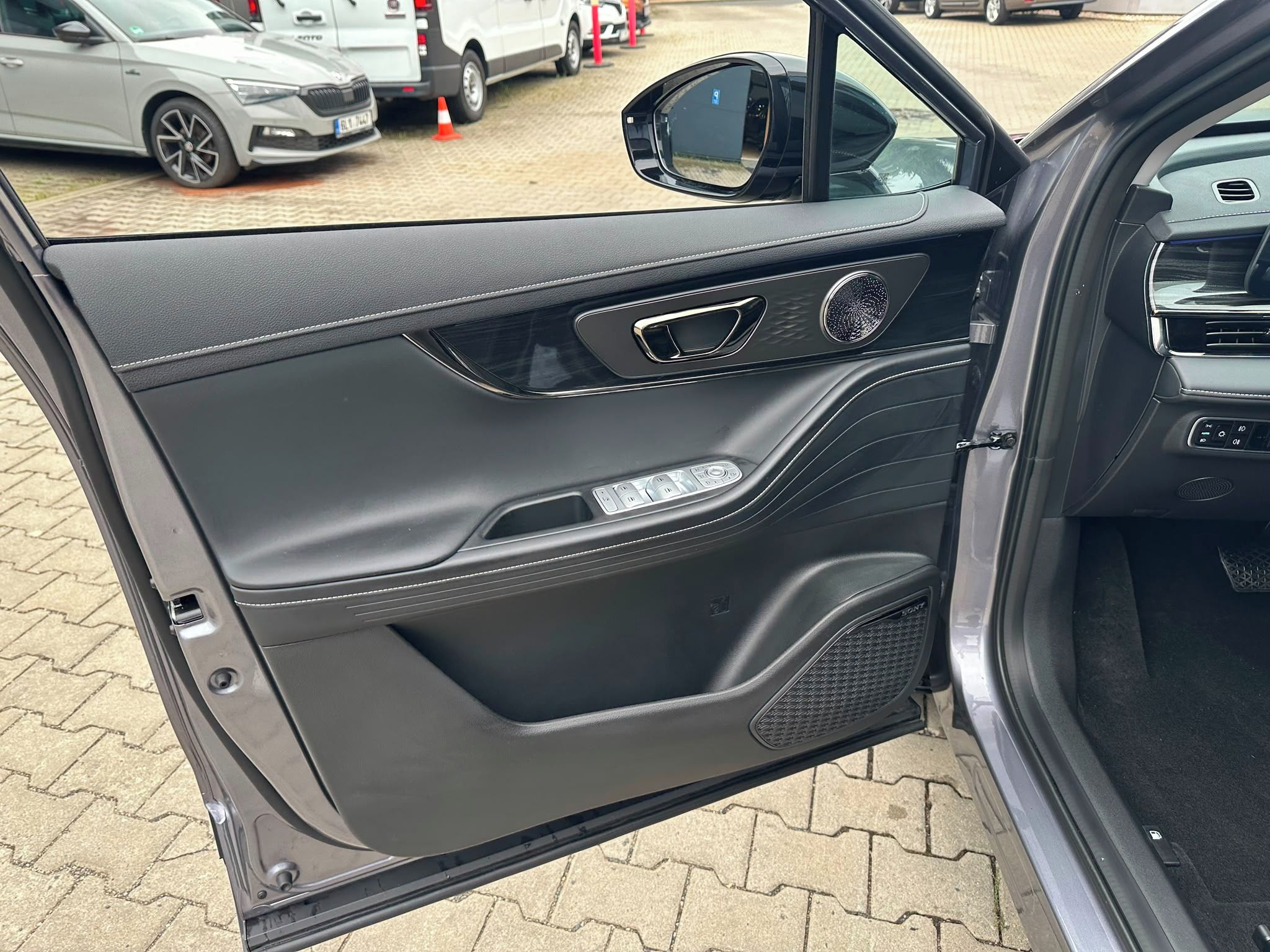 Omoda 5, ICE, PREMIUM 108kW/148hp - fotka 5