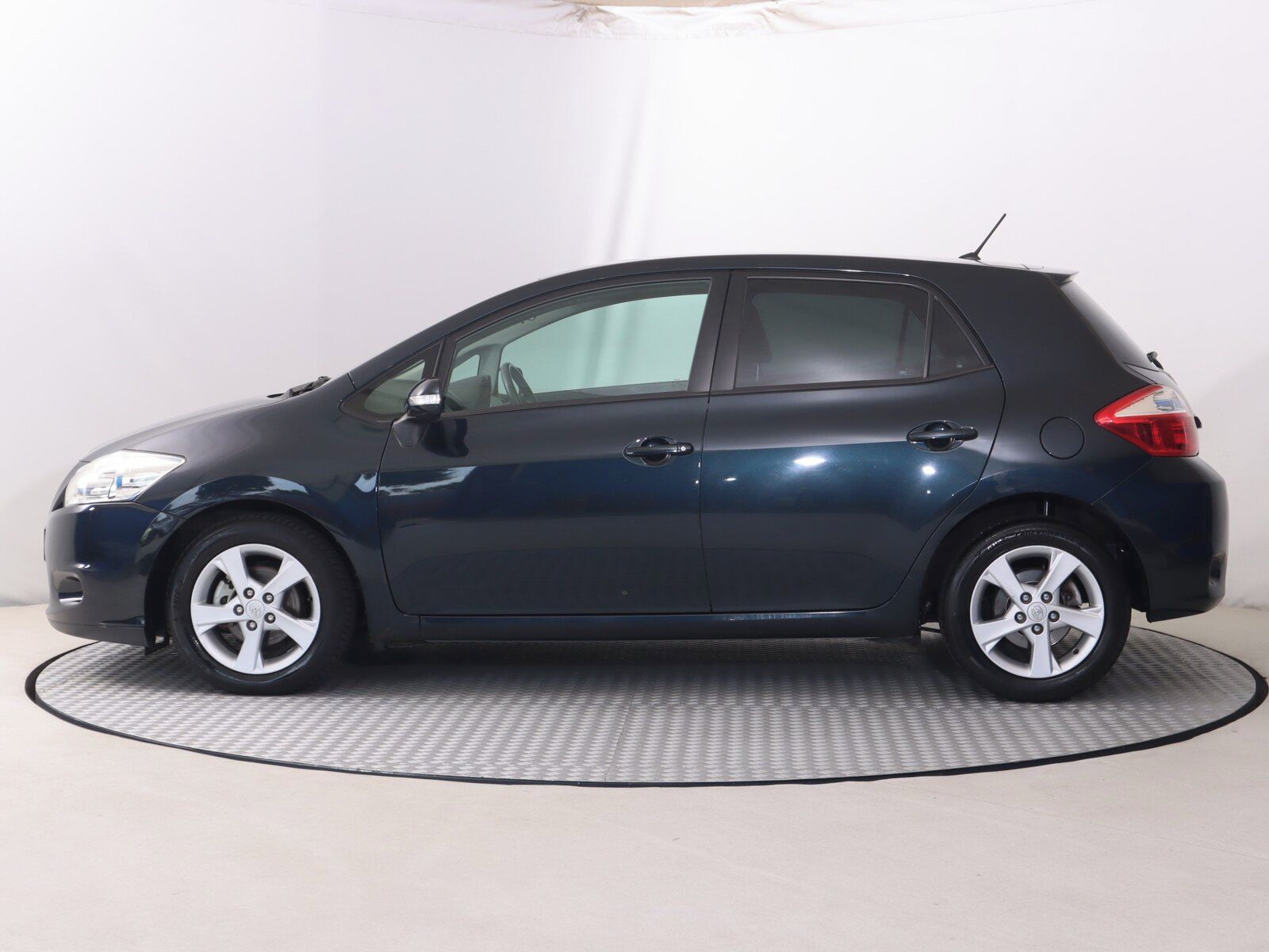 Toyota Auris, 1.4 D-4D, Navi - fotka 3