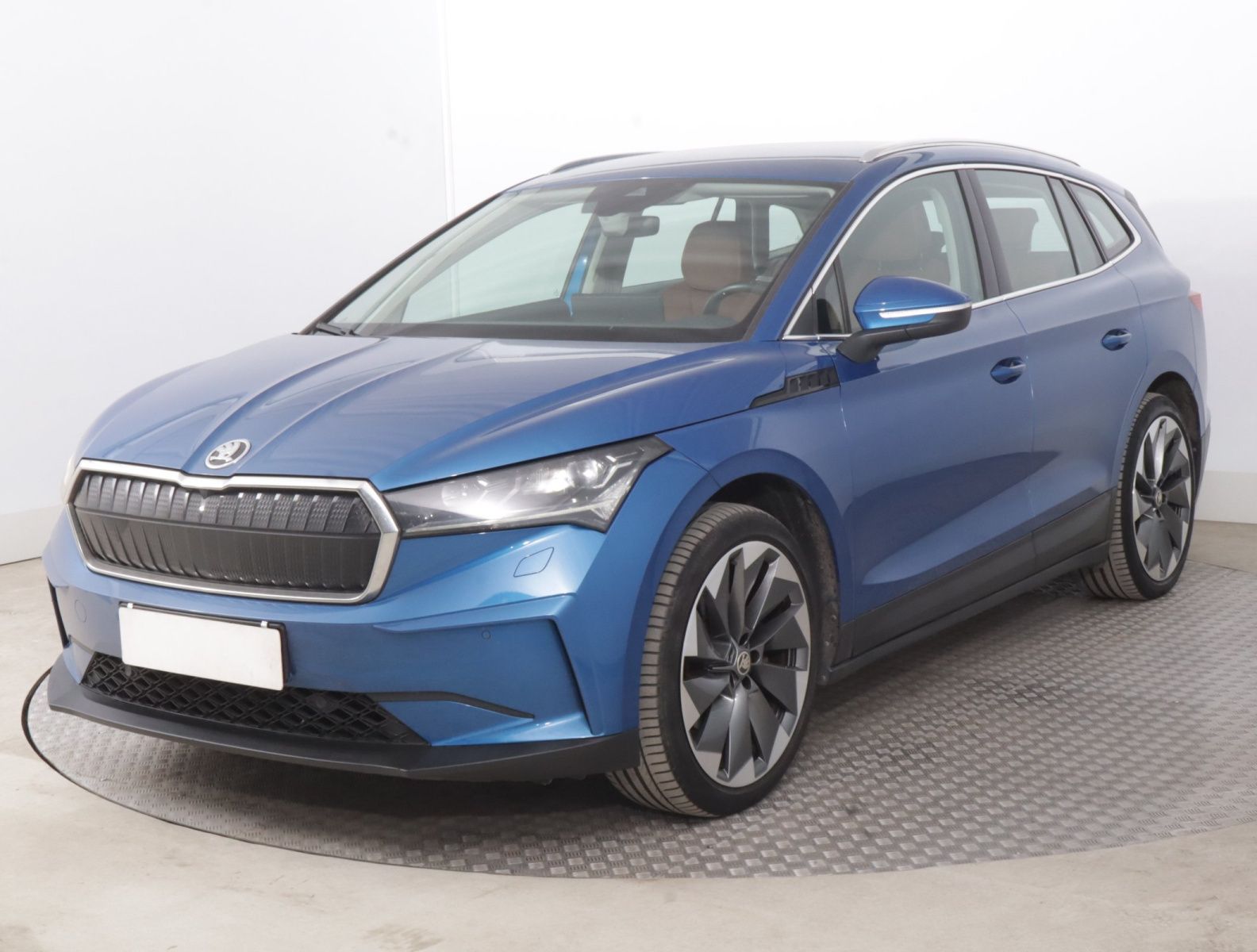 Škoda Enyaq iV, iV 80 (82 kWh), SoH 92% - fotka 3