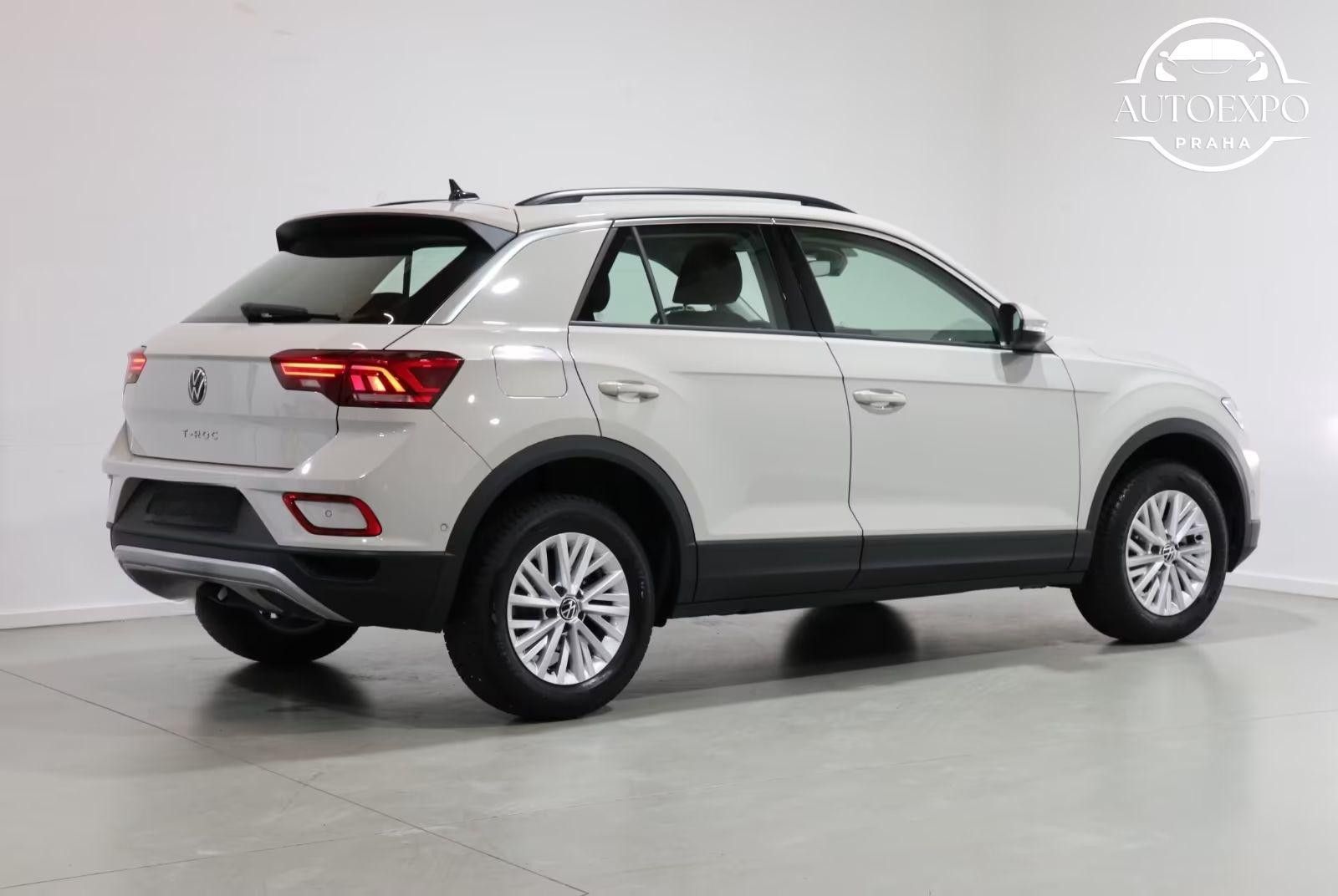 Volkswagen T-Roc, Life 2.0 DSG*KAMERA*CARPLAY - fotka 6