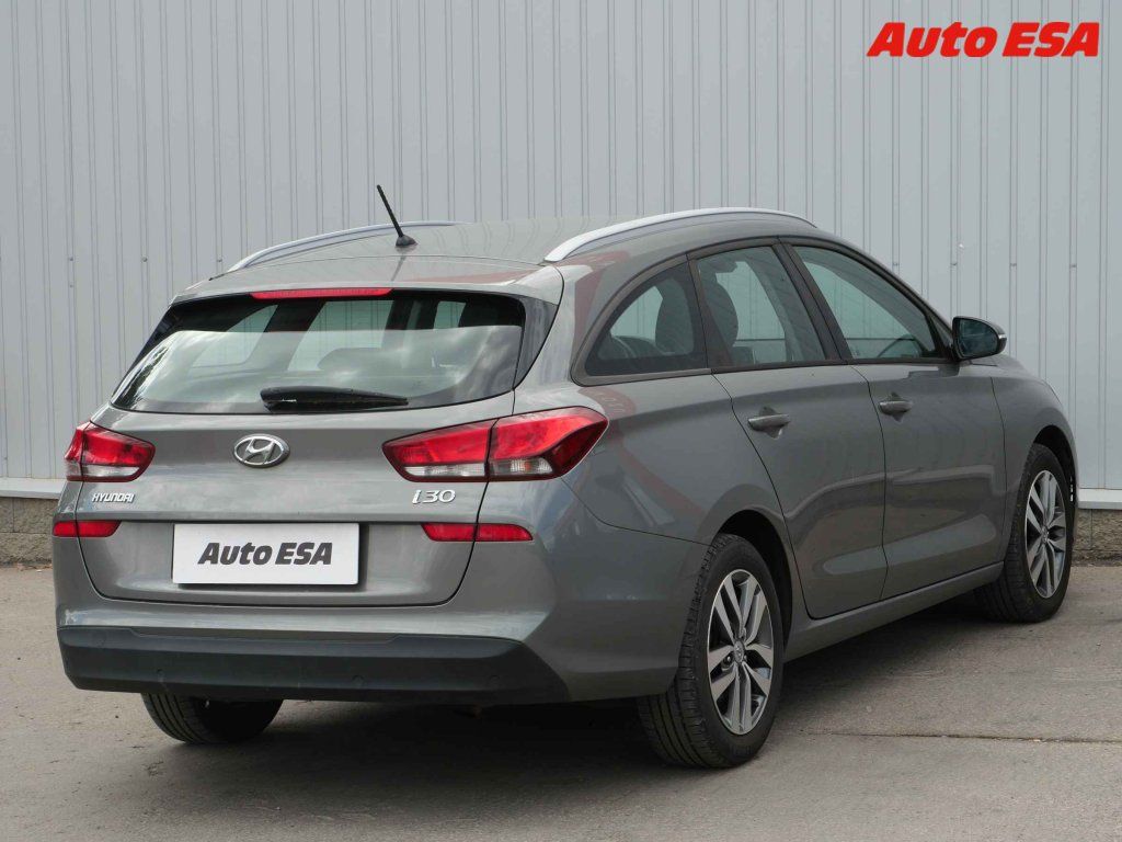 Hyundai i30, 1.6CRDi,2.maj,ČR - fotka 4