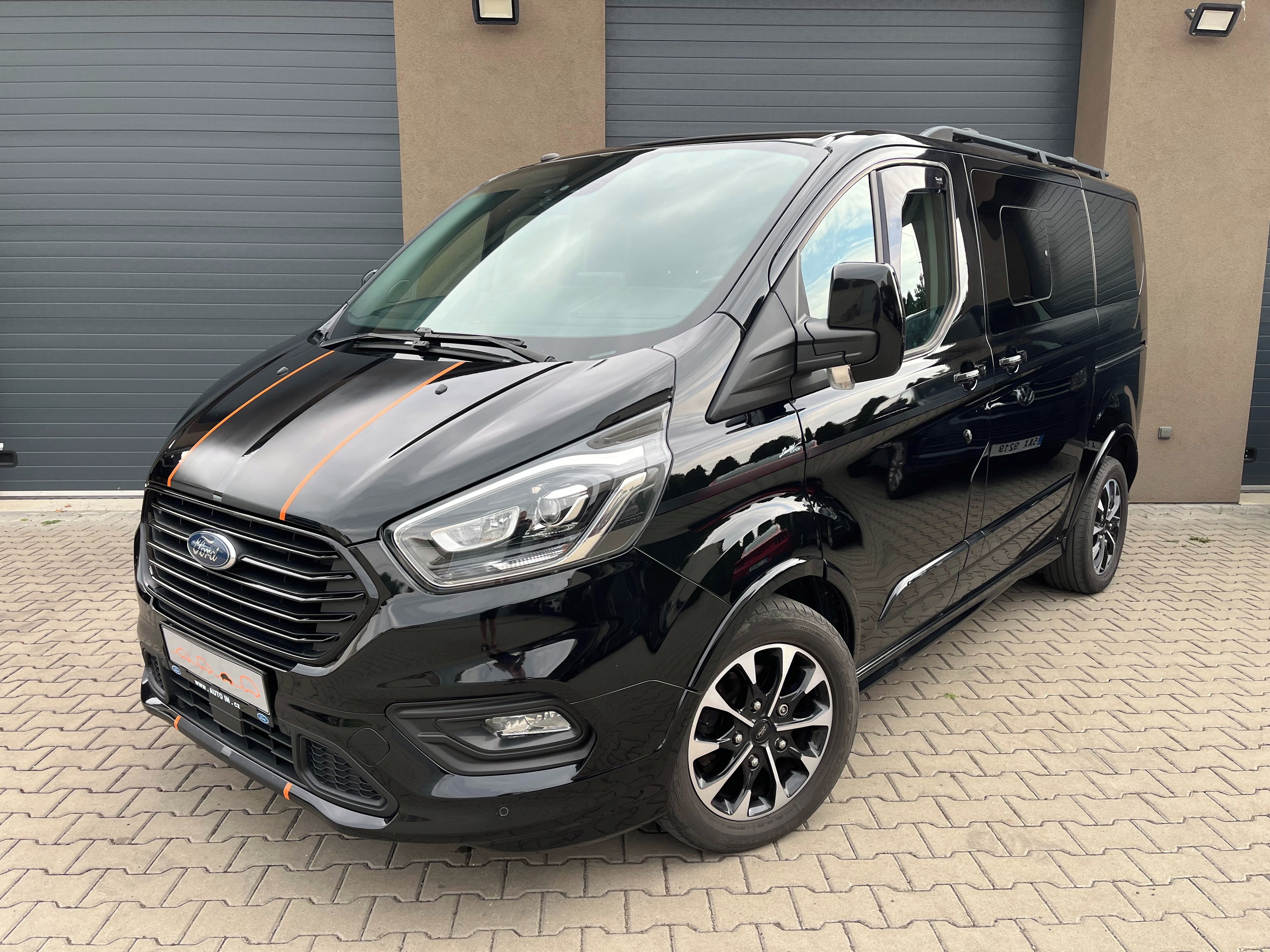 Ford Tourneo Custom, 2.0TDCi 125Kw,AT,Sport L1, DPH - fotka 6