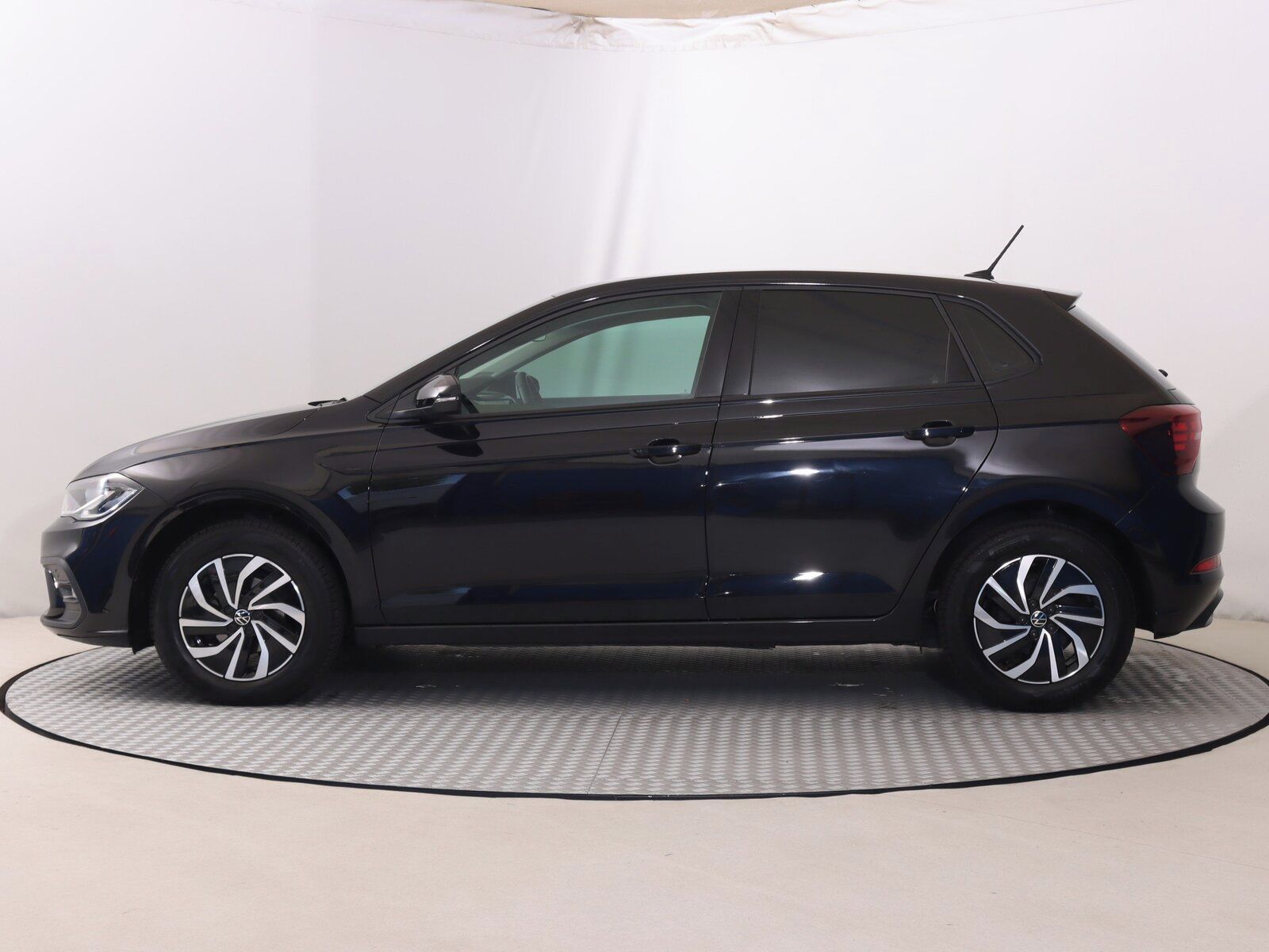 Volkswagen Polo, 1.0 TSI, Automat, Serv.kniha - fotka 3