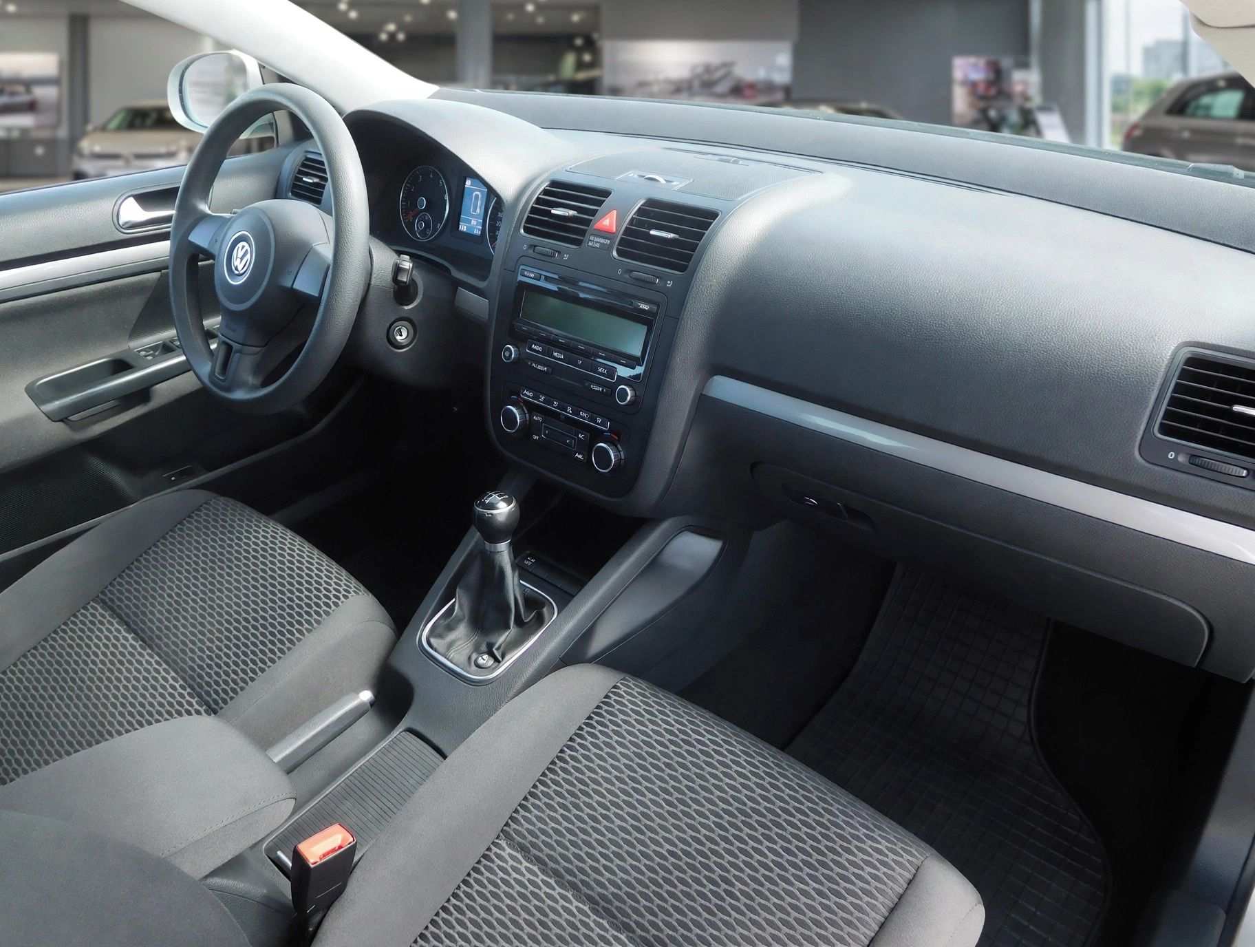 Volkswagen Jetta, 1.6MPi 75 kW, Aut. Klima - fotka 5