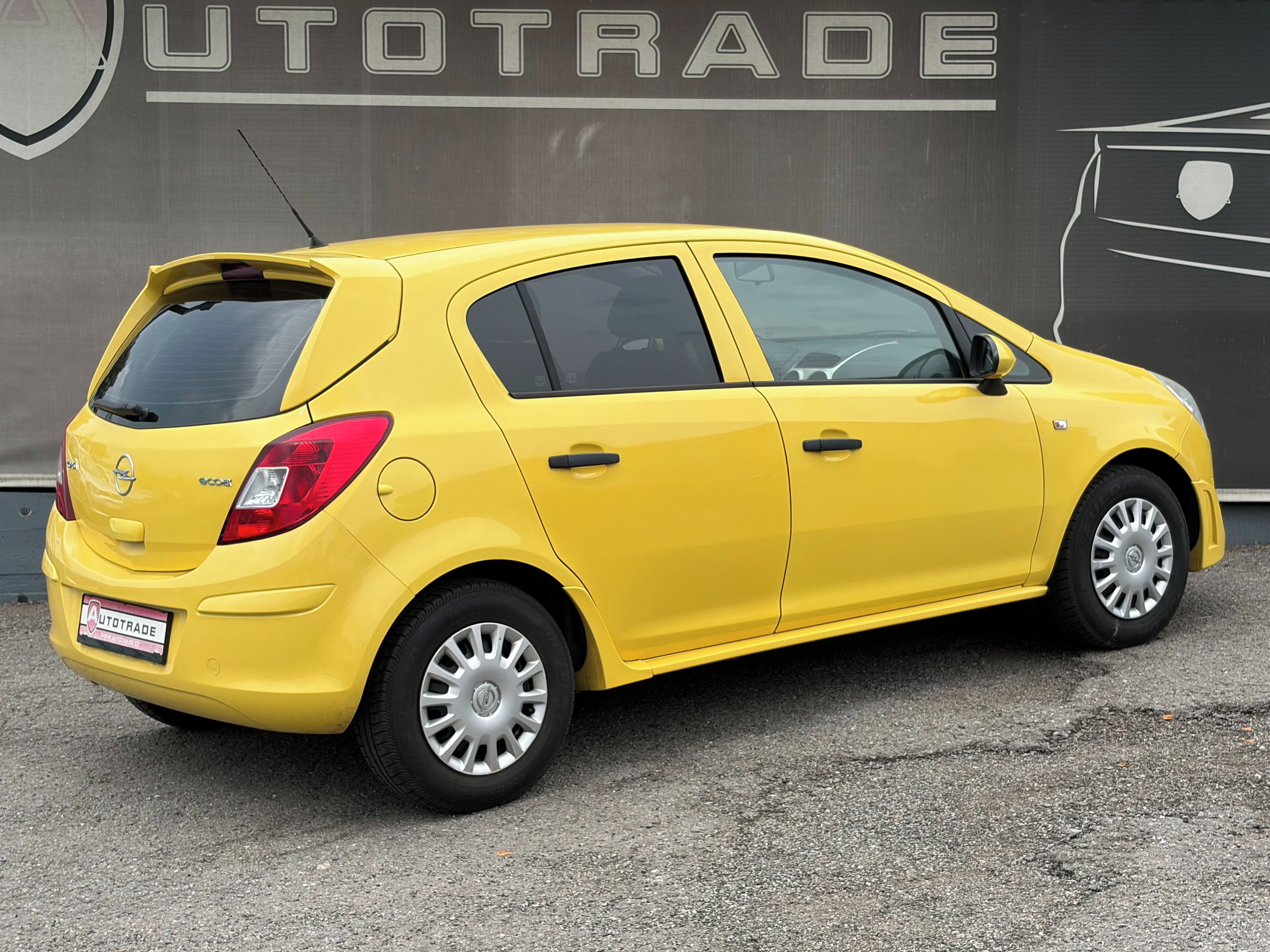 Opel Corsa, 1.0i 44kW, 1.maj., STK 7/2028 - fotka 4
