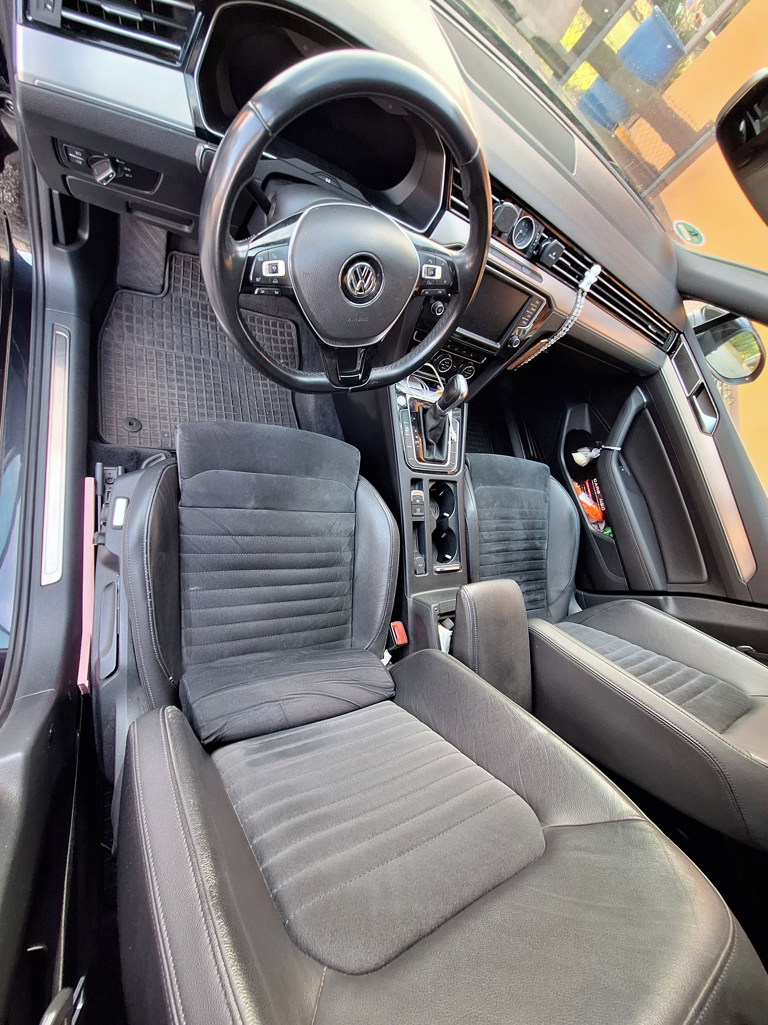 Volkswagen Passat, Passat 2.0 TDi 110kW DSG - fotka 6