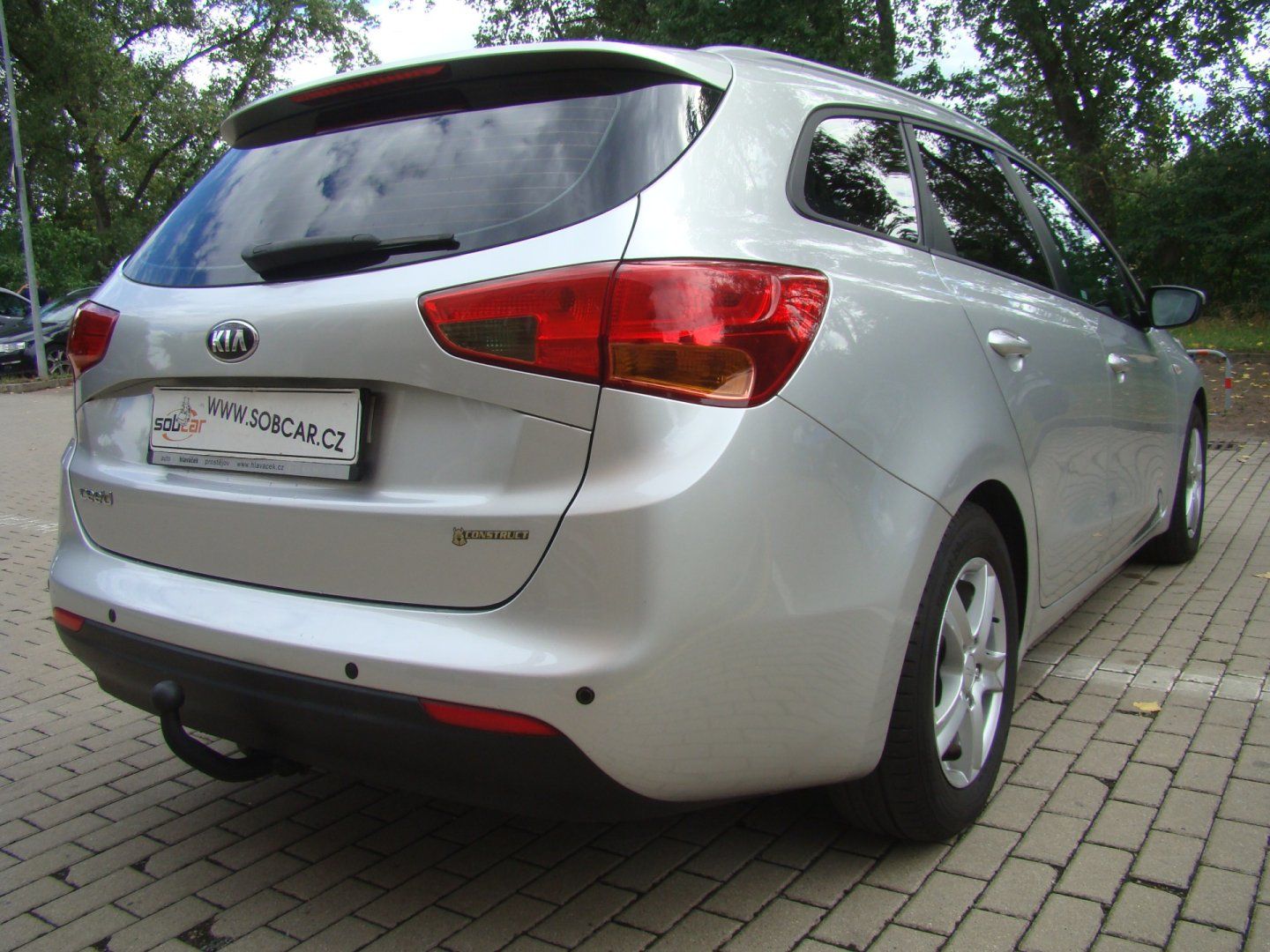 Kia Cee´d, 1.6 99kW Anniversary TAŽNÉ ALU - fotka 4