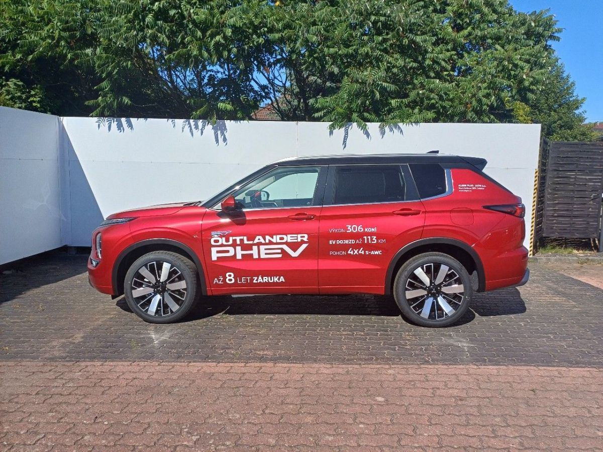 Mitsubishi Outlander, Instyle 2,4 MIVEC 2xelektromot - fotka 6