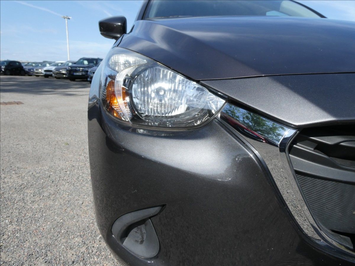 Mazda 2, 1,5 Skyactiv 66kW,2xkola,NAVIG - fotka 5