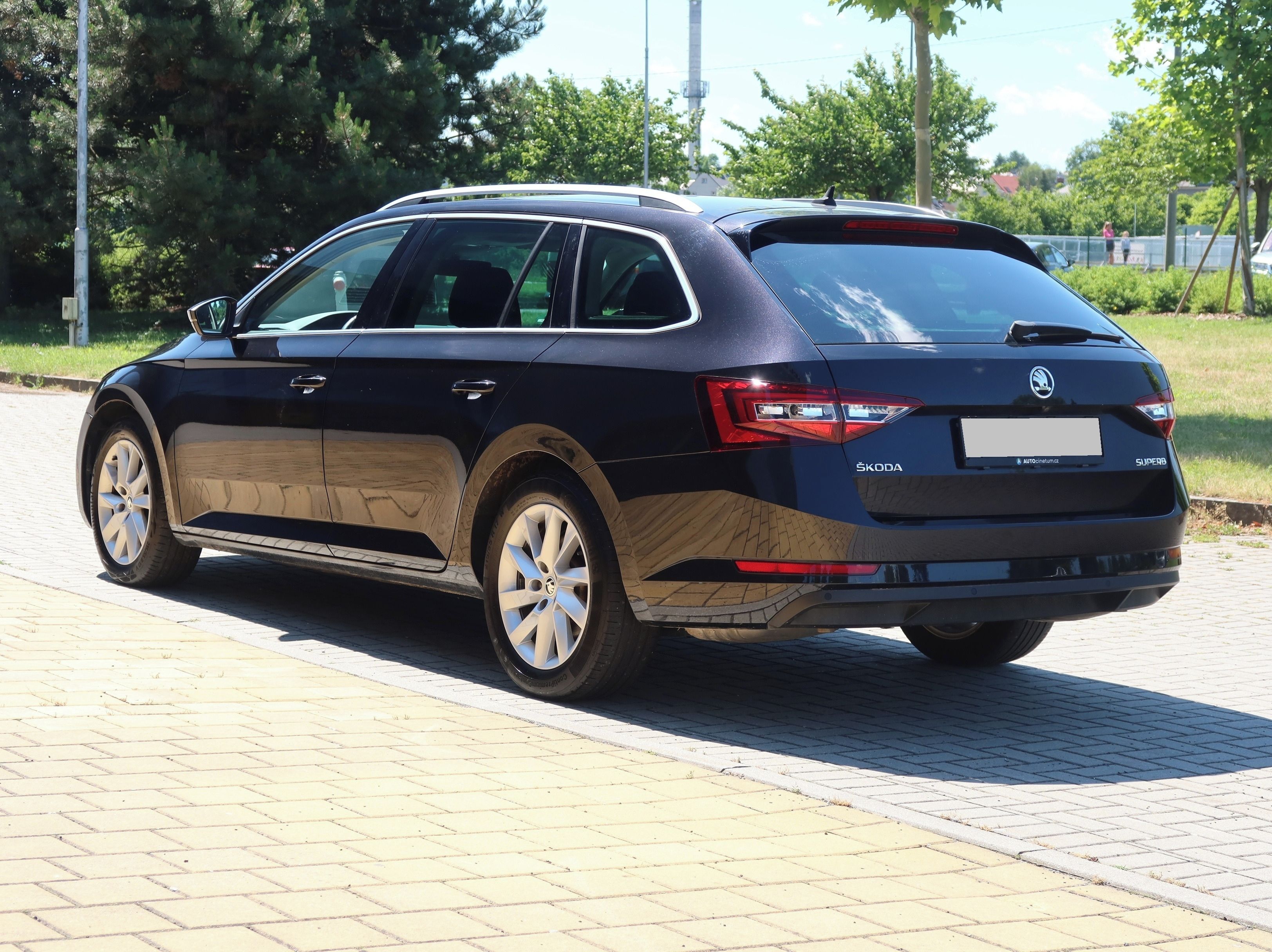 Škoda Superb, 1.5 TSI 110 Kw Style 1.Majitel - fotka 5