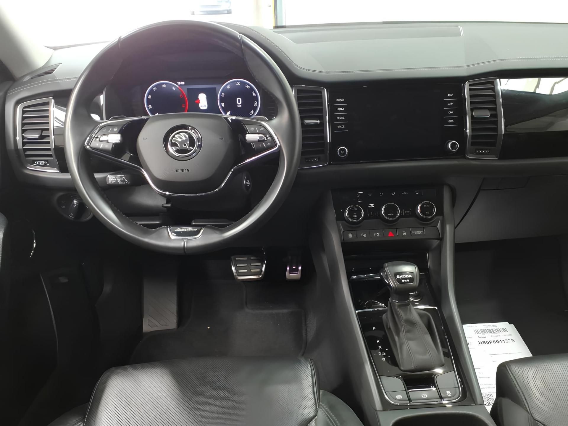 Škoda Kodiaq, 2.0TDI DSG 4x4 L&K DPH TZ - fotka 3
