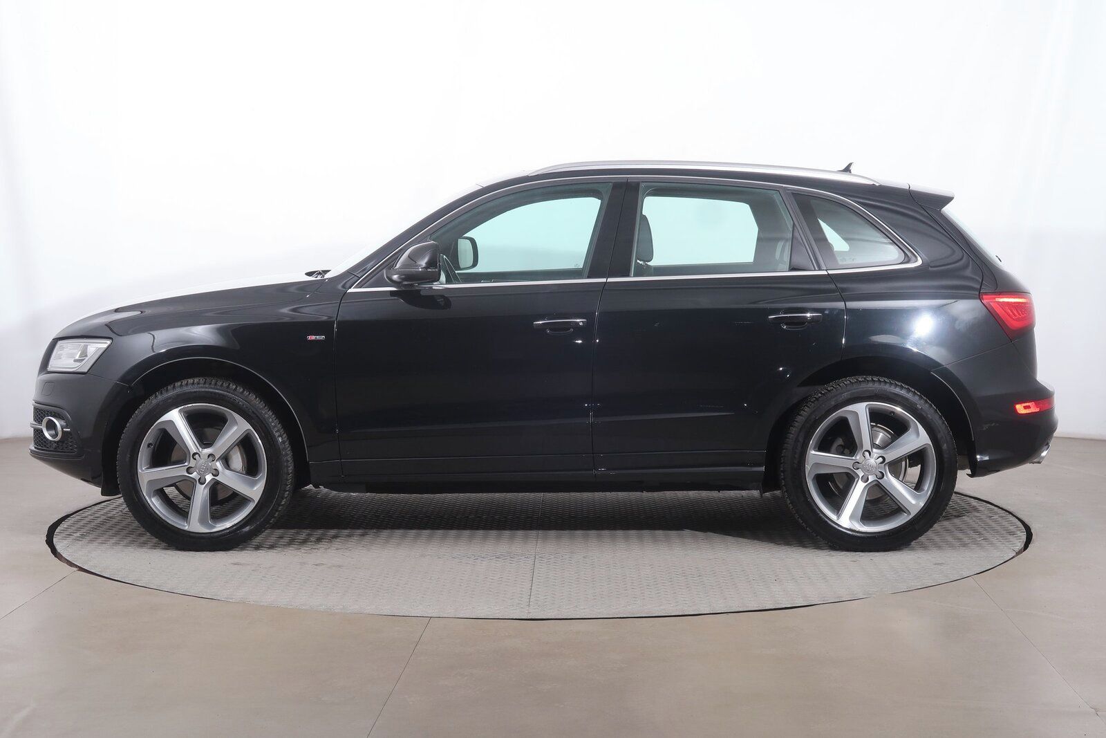 Audi Q5, 2.0 TFSI, 4X4, Automat - fotka 3