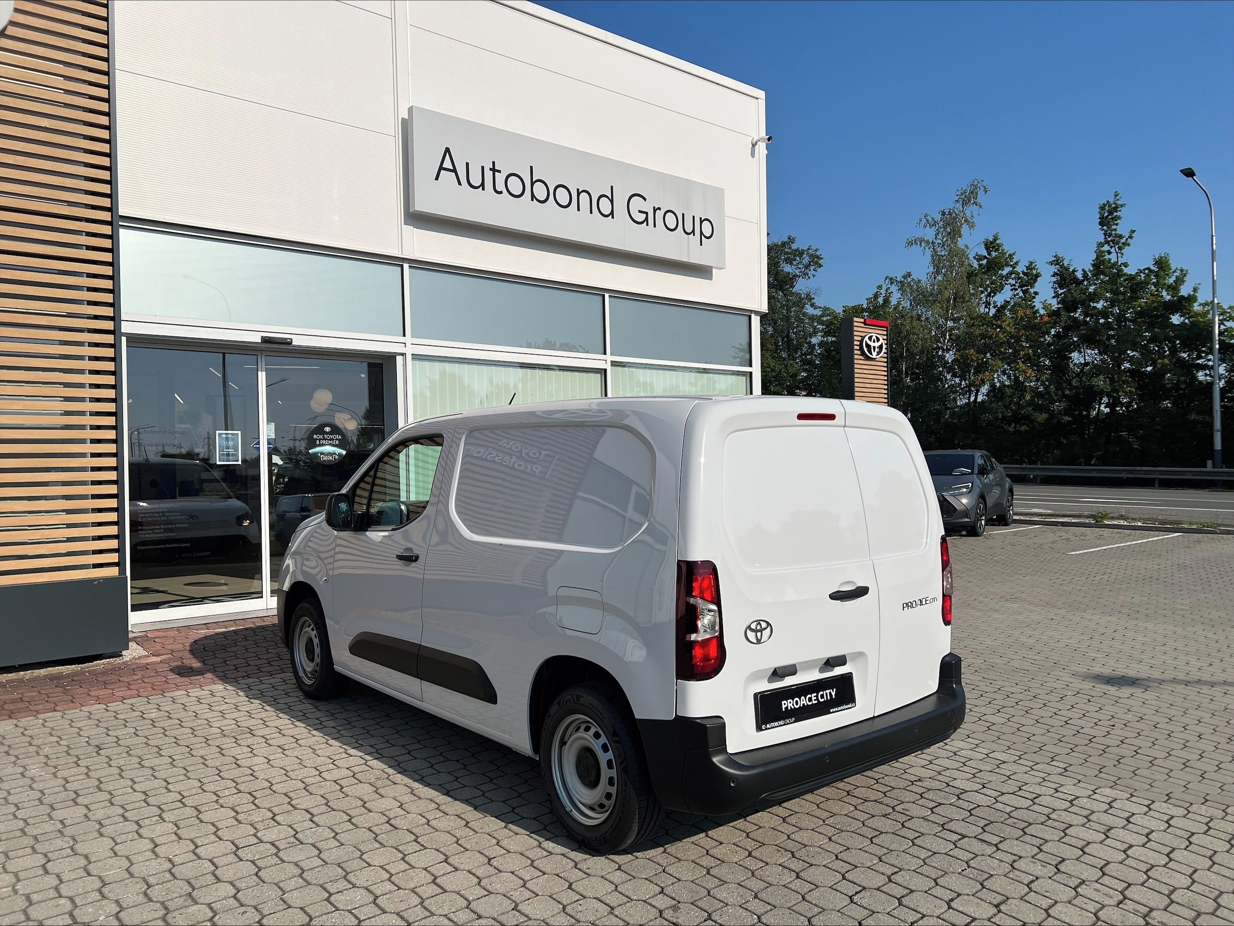 Toyota Proace City, 1.2T 6MT Active 2S Short - fotka 4