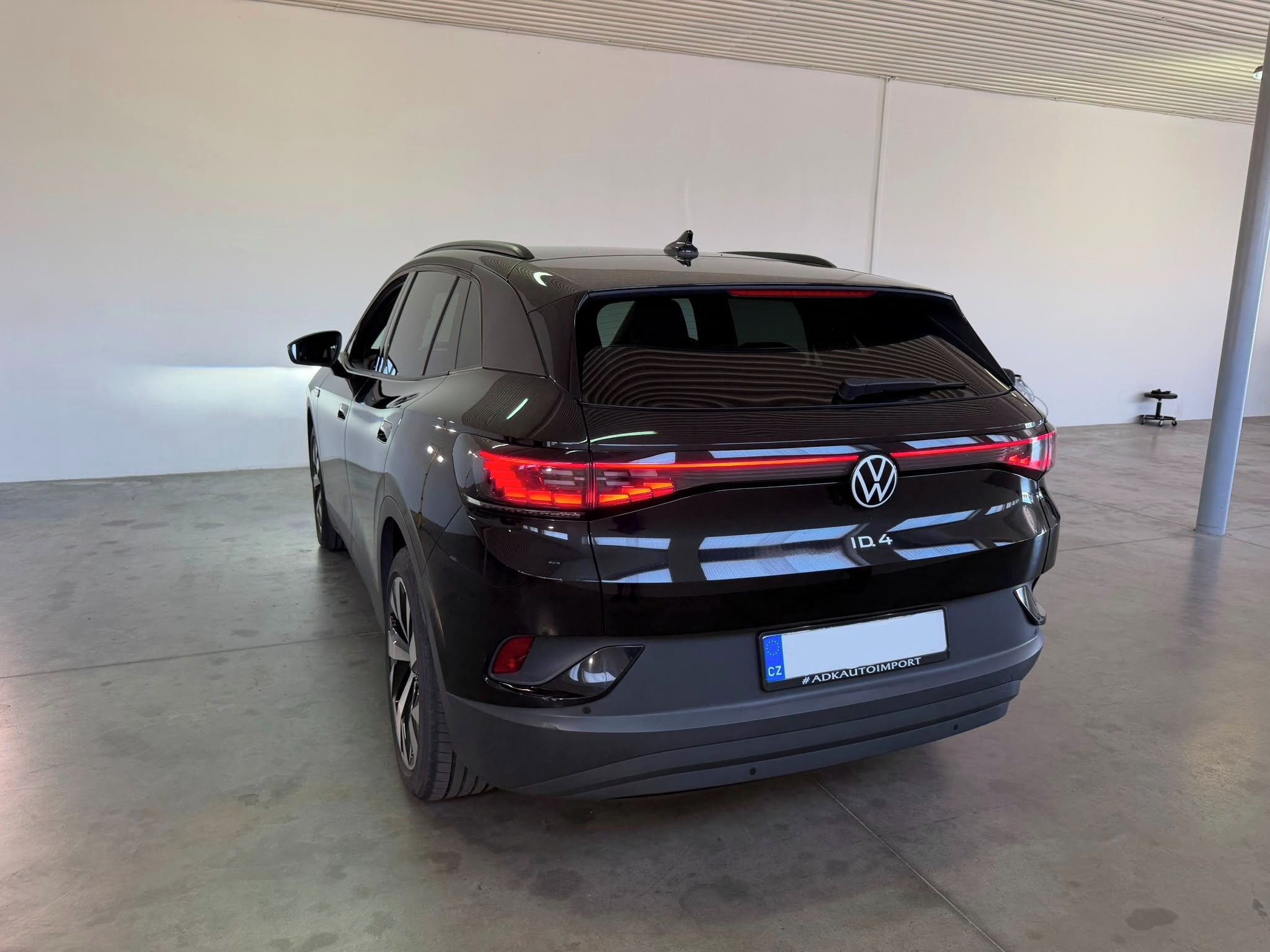 Volkswagen ID.4, 82KWH, 150 kw, SoH 94.4% - fotka 3