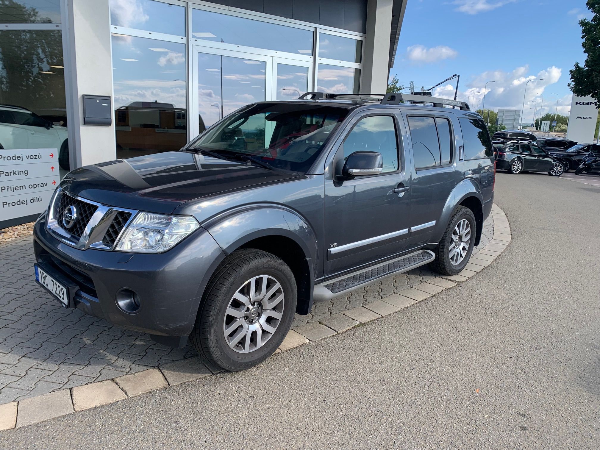 Nissan Pathfinder, 3.0dCi V6 Premium 7 míst