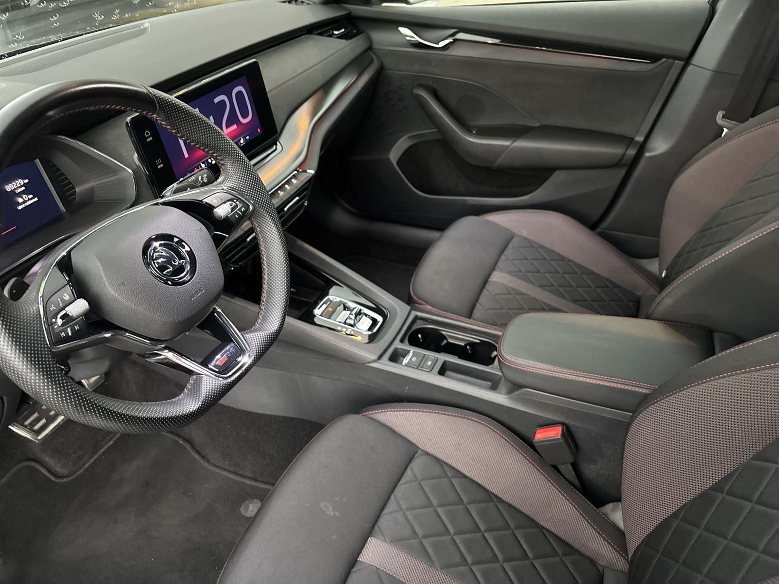 Škoda Octavia, 2.0 TDI DSG RS - fotka 6