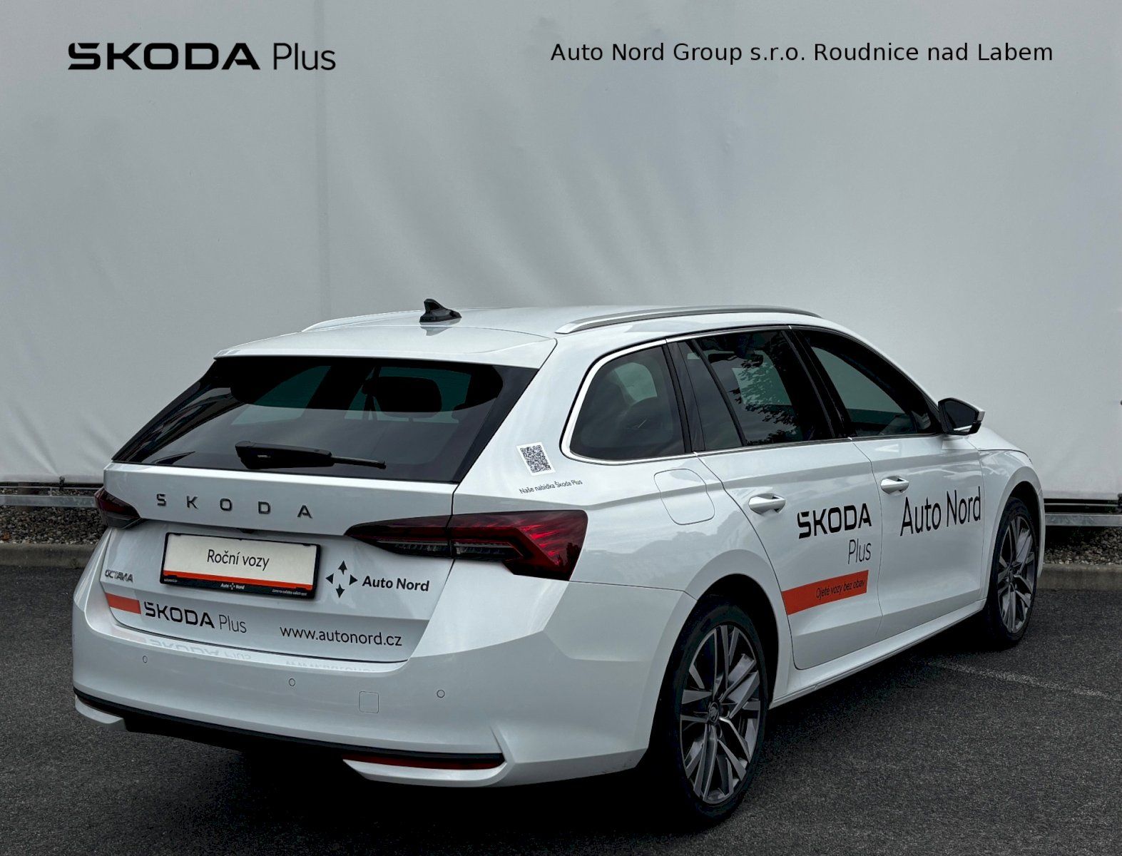 Škoda Octavia, 2.0 TDI 110kW DSG Top Selectio - fotka 2