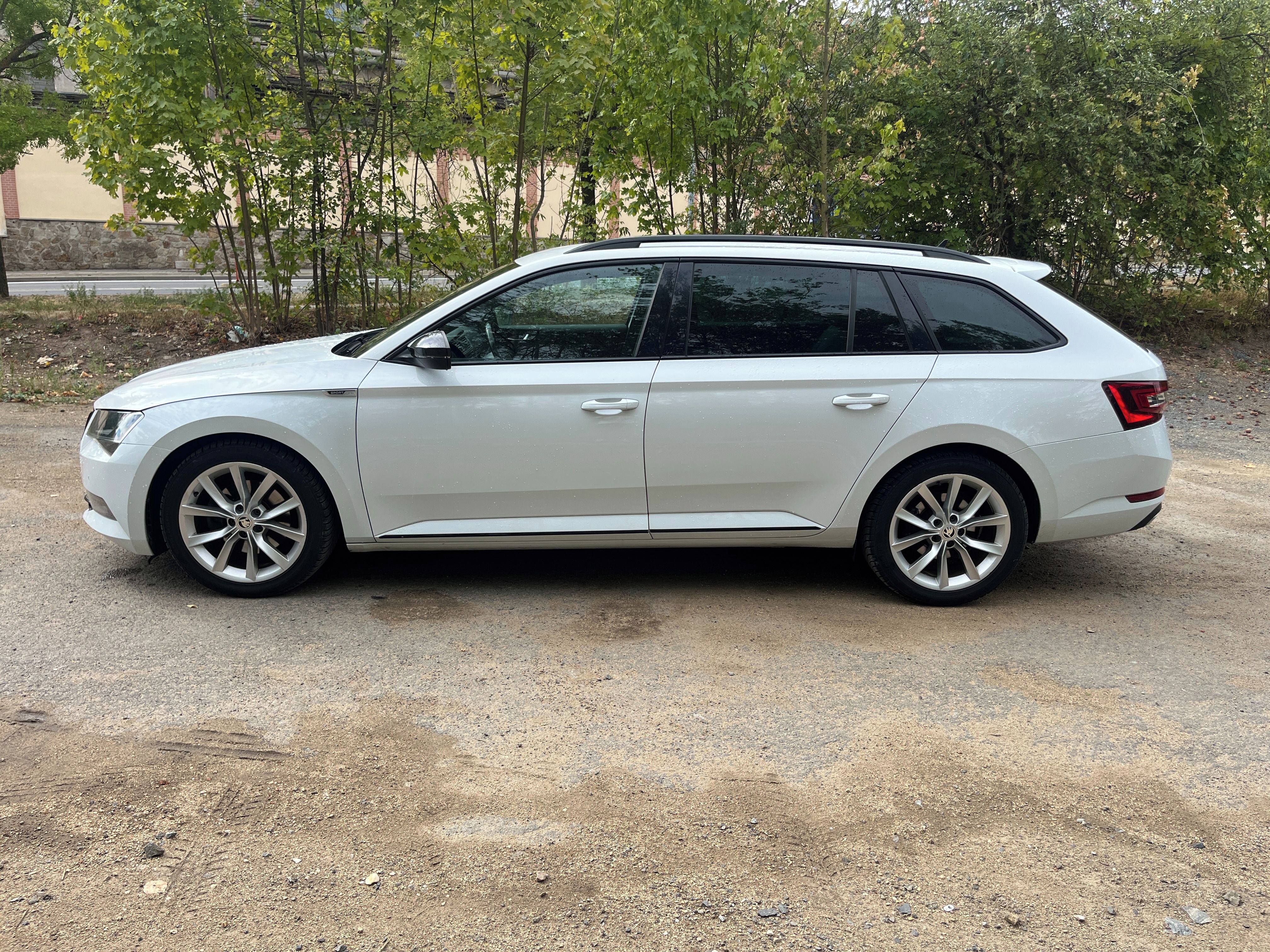 Škoda Superb, 2.0Tdi 140kw 4x4 sportline - fotka 3