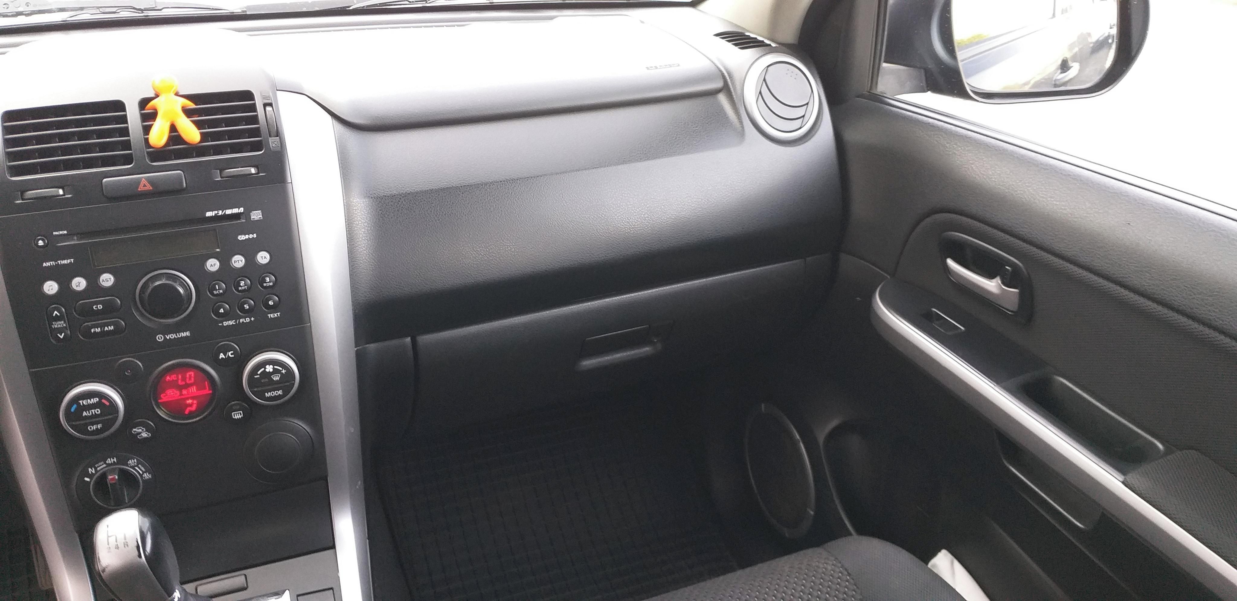 Suzuki Grand Vitara, 2.0 benzín 4×4 - fotka 6