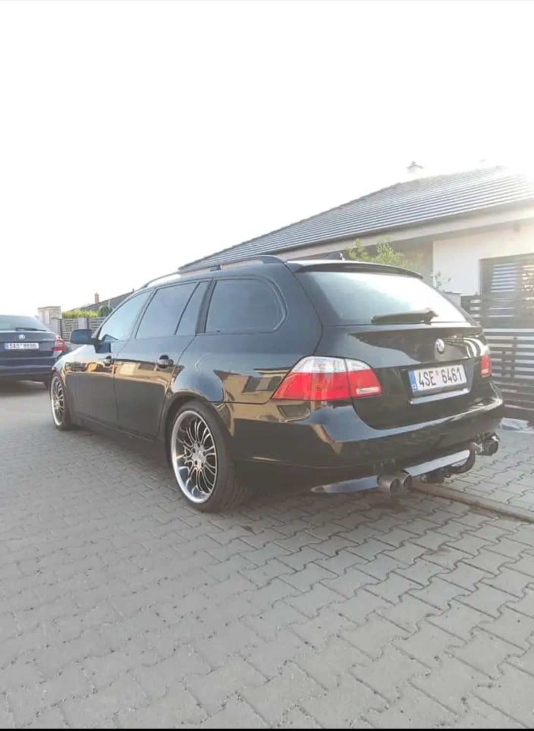 BMW Řada 5, BMW E61, 545i, V8, 4,4l - fotka 4