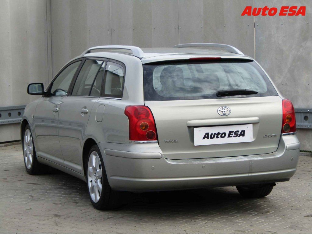 Toyota Avensis, 2.0 i - fotka 6