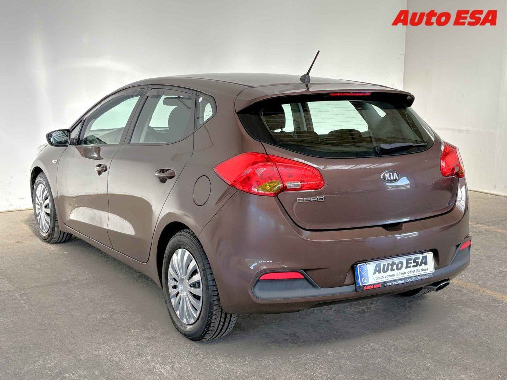 Kia Cee´d, 1.4i - fotka 6