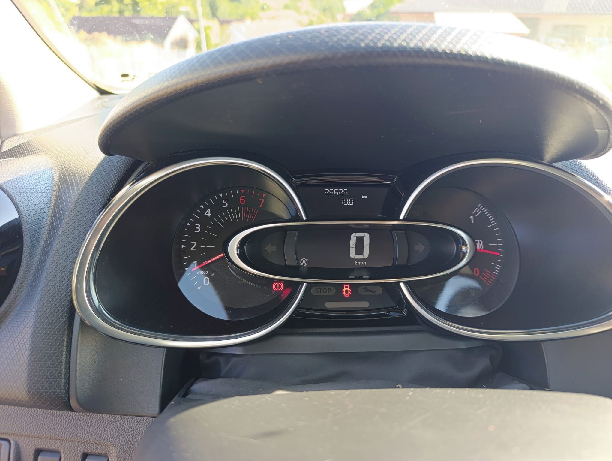 Renault Clio, 1.maj,ČR,serv.k,záruka,tažné! - fotka 6