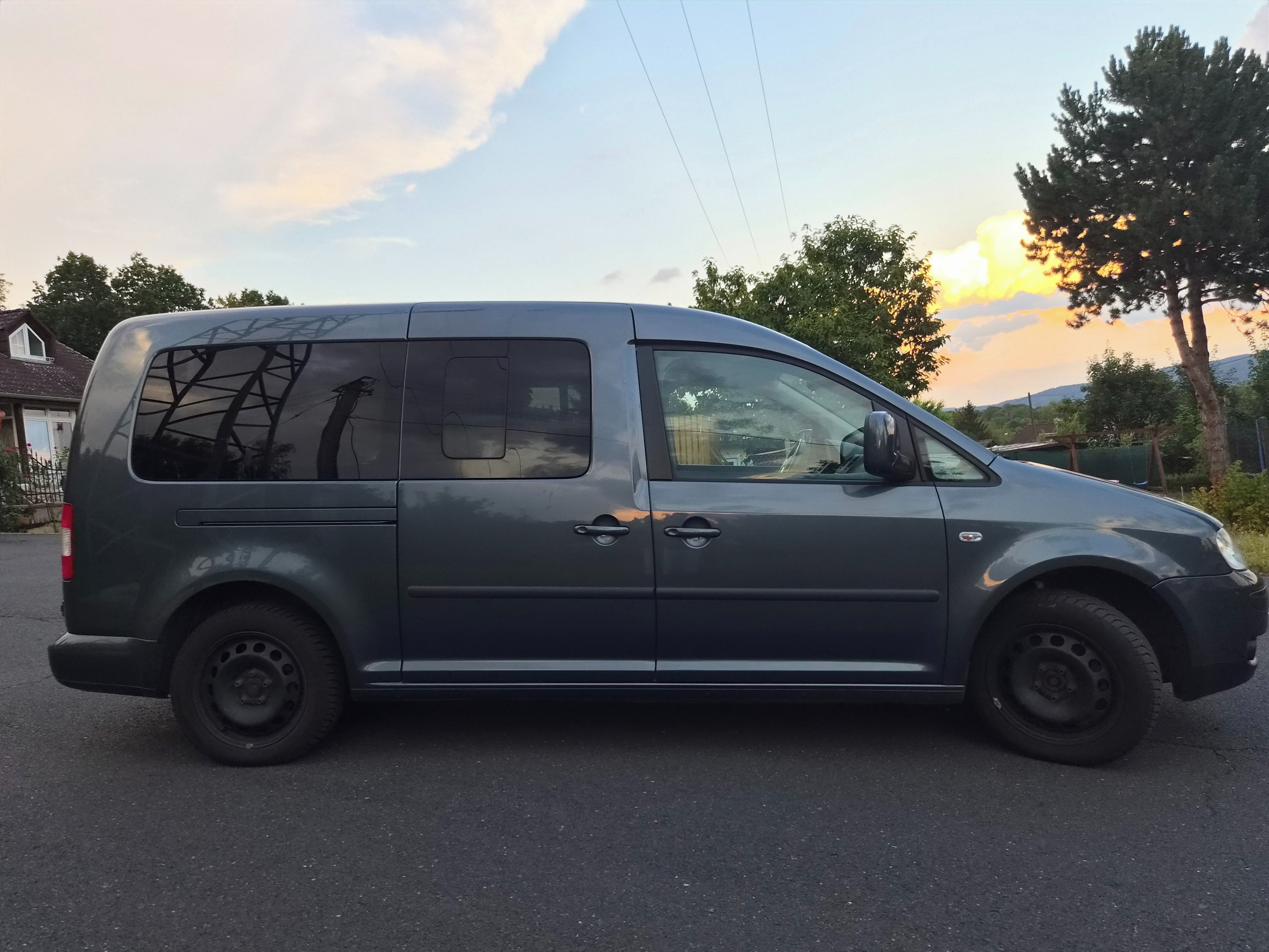 Volkswagen Caddy, Maxi  7 mist  103 kw WEBASTO - fotka 4