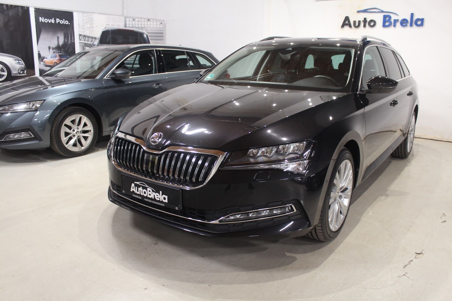 Škoda Superb, 2.0TDI DSG Style+ Display  LED - fotka 5