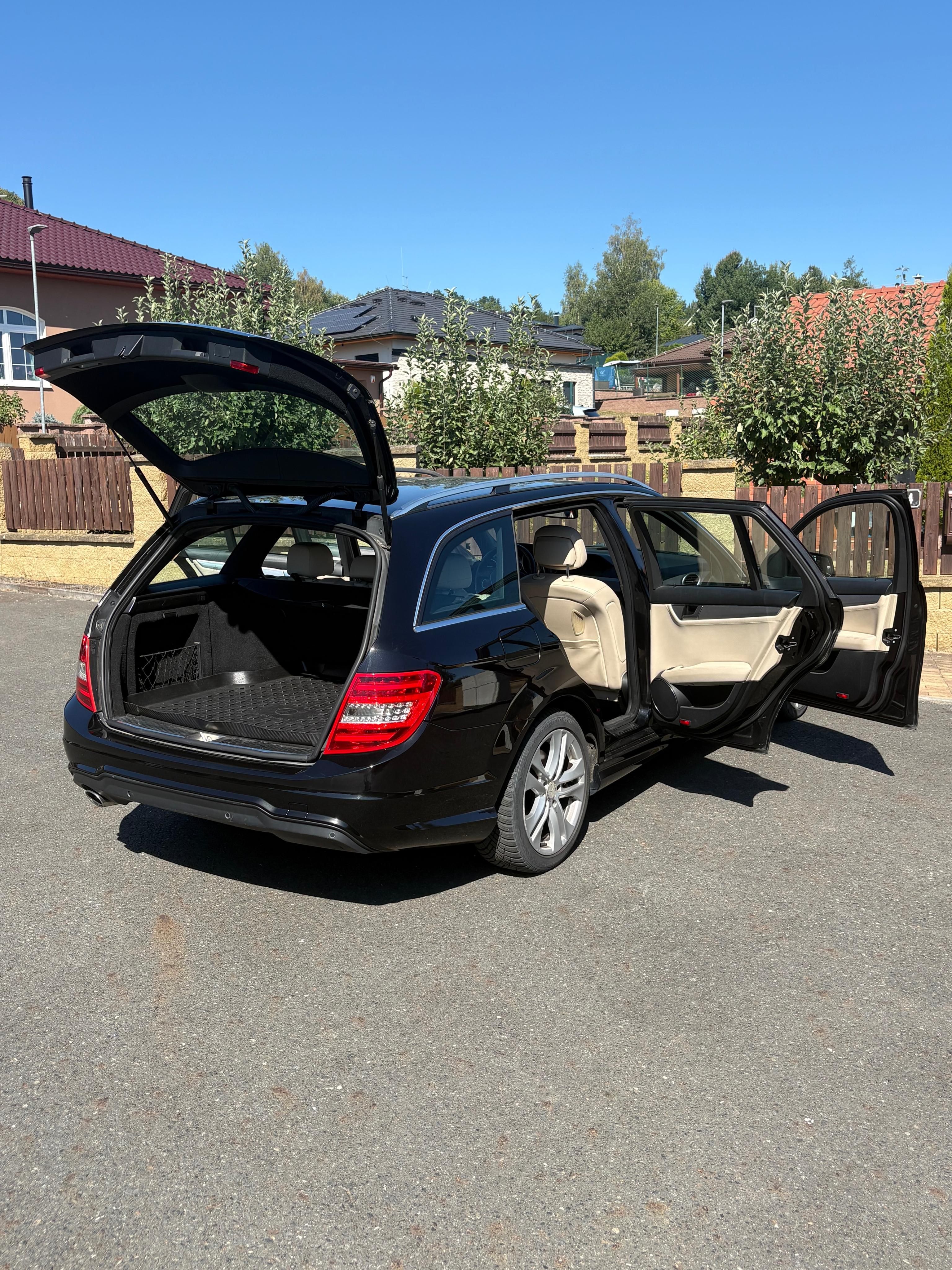 Mercedes-Benz Třídy C, C250, CDI 4MATIC - fotka 6