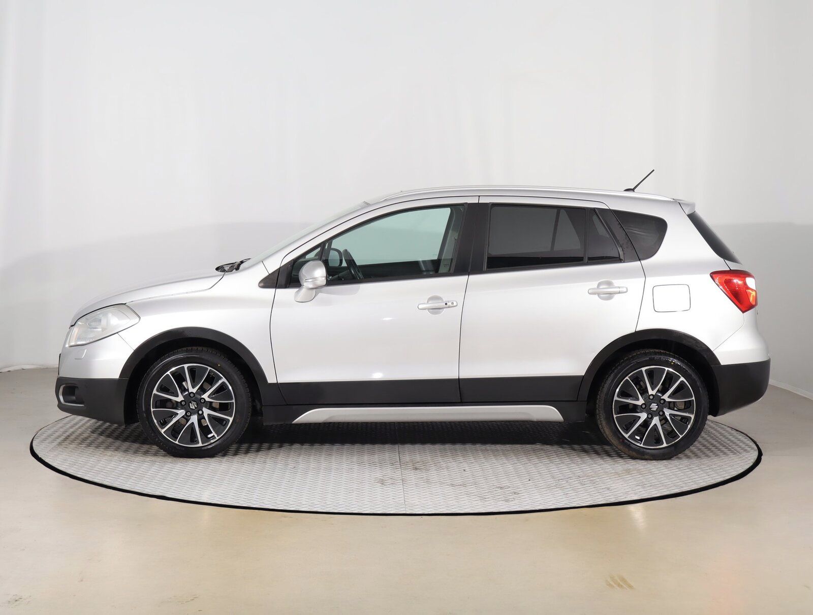 Suzuki SX4 S-Cross, 1.6 VVT, 4X4, Automat - fotka 3
