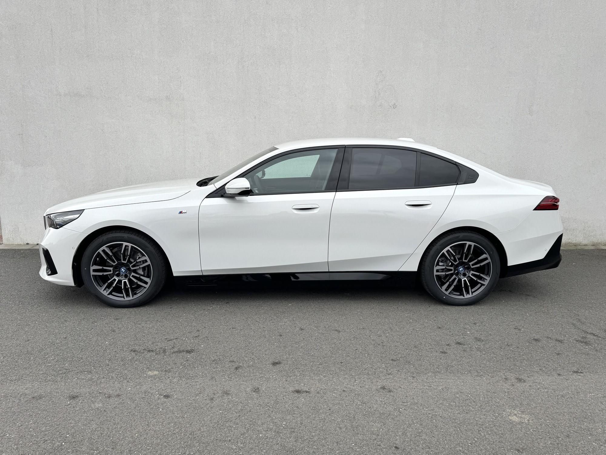 BMW i5, eDrive40 Sedan - fotka 3