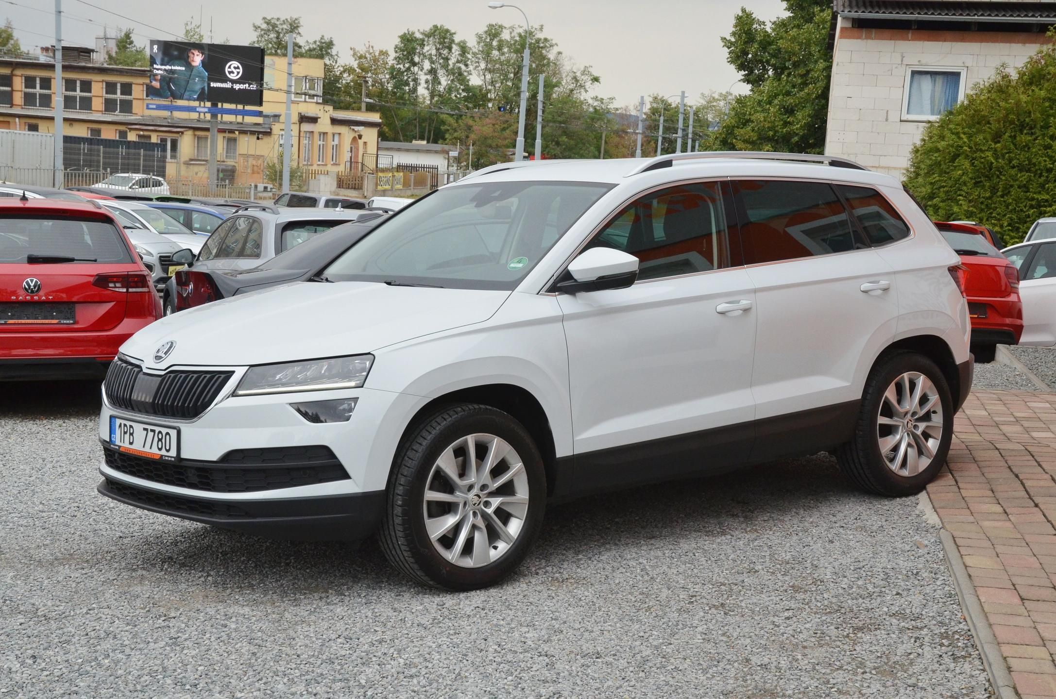 Škoda Karoq, 1.6 TDi 85kW DSG STYLE /CANTON - fotka 3