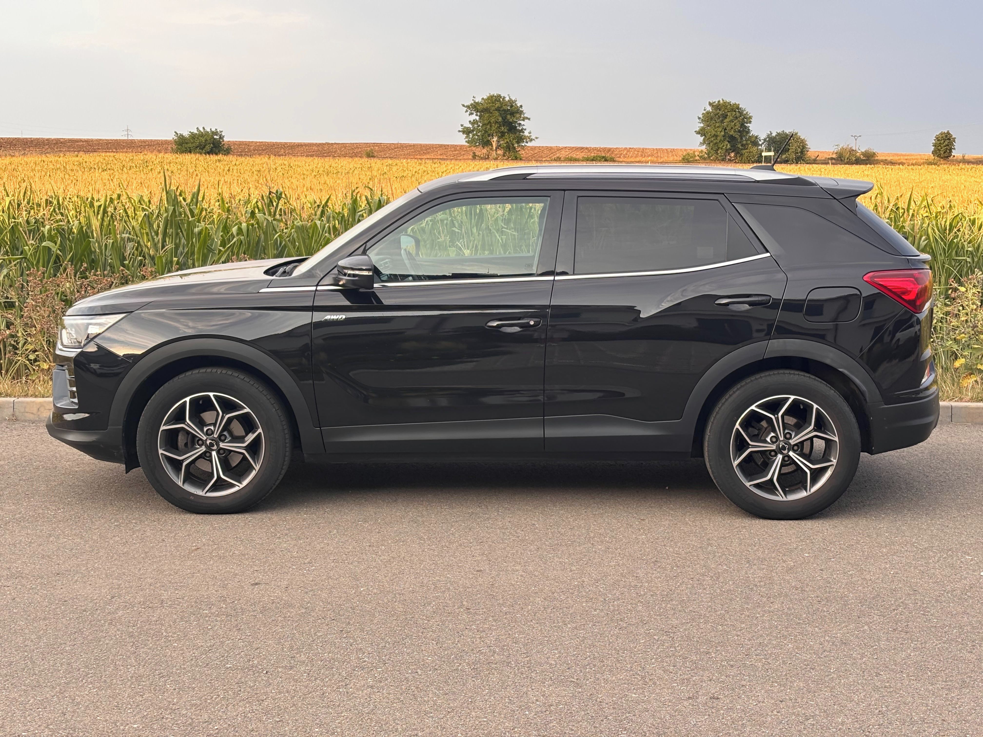 SsangYong Korando, Style+ 1.5 TGDI A/T 4x4 ZÁRUKA - fotka 4
