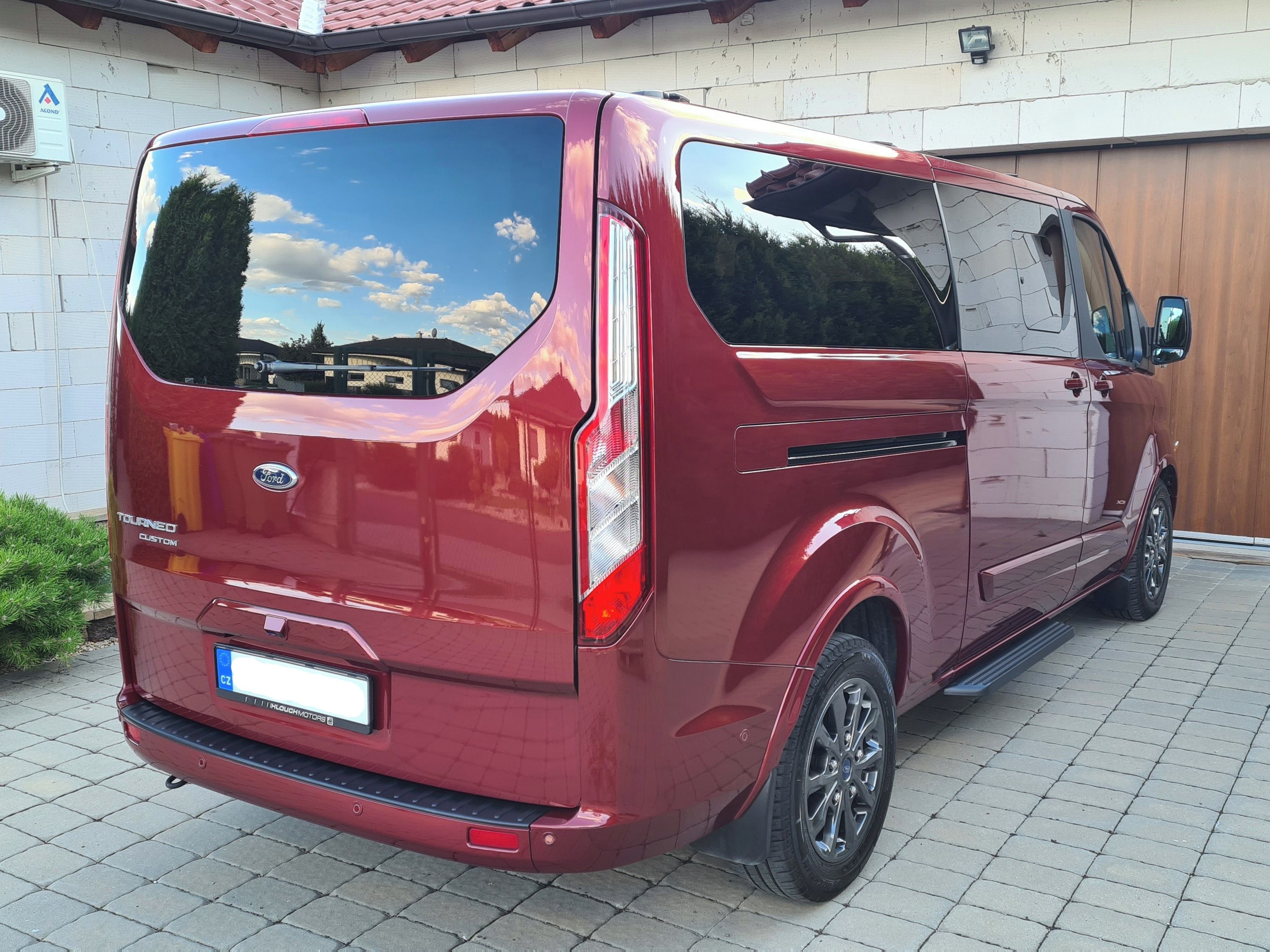 Ford Tourneo Custom, 320 L2 Titanium X 2.0 EcoBlue - fotka 5