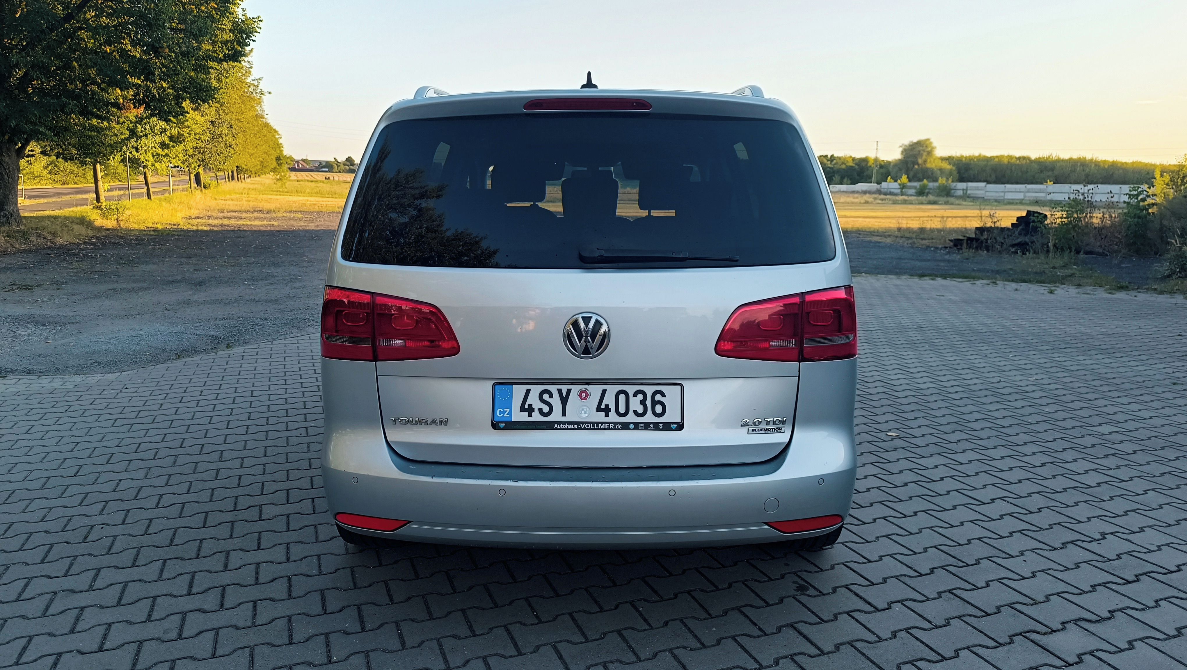 Volkswagen Touran, 2,0 TDi Automat, Ser. Historie - fotka 4