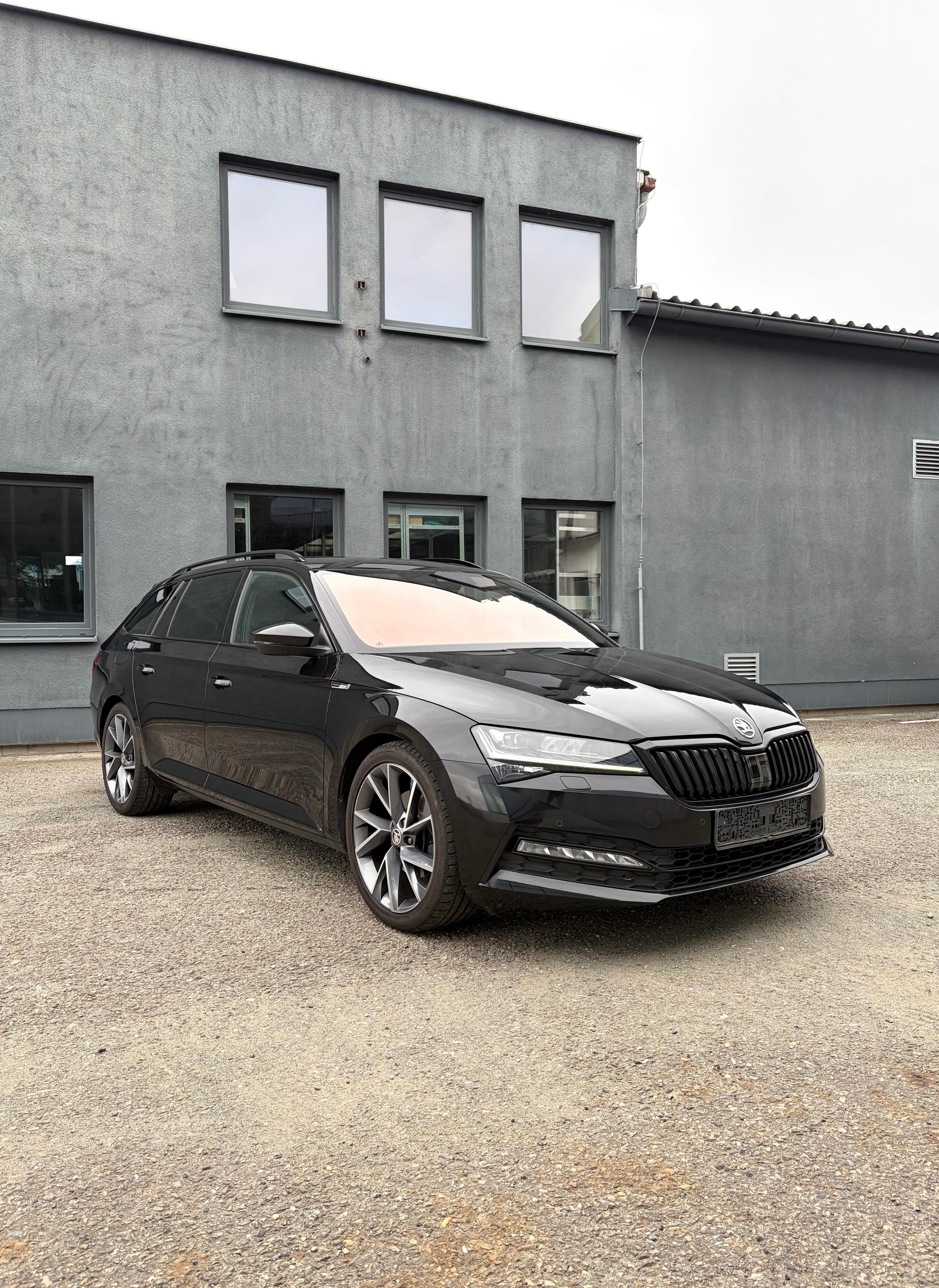 Škoda Superb, 2.0TDI 110kw DSG SPORTLINE - fotka 4