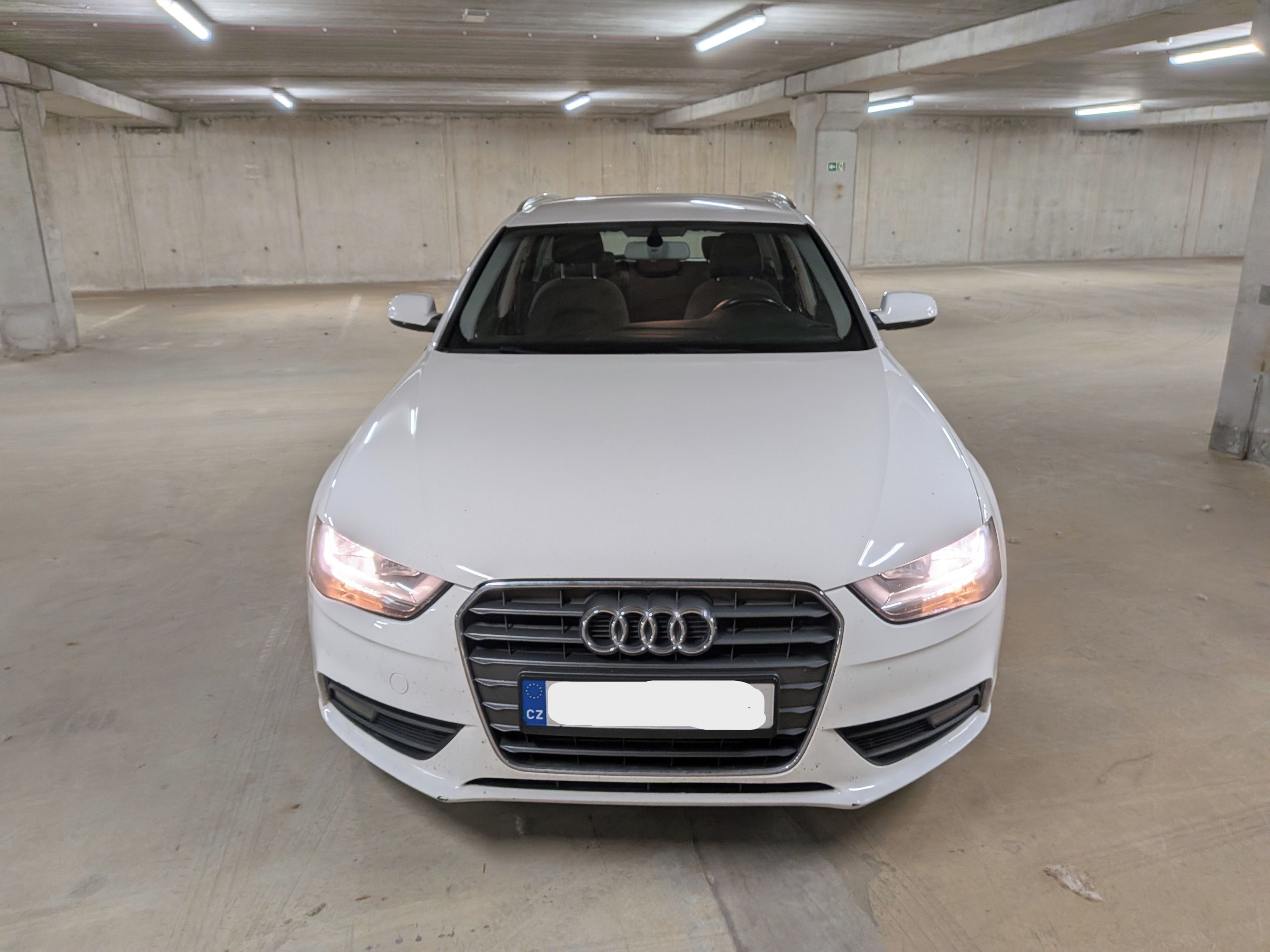 Audi A4, 2.0 TDI 105kW, STK 10/27 - fotka 2