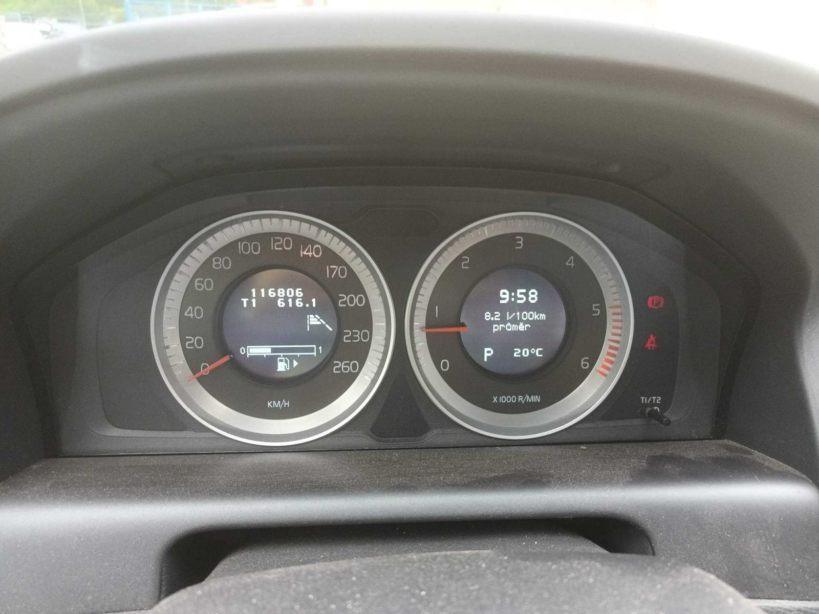 Volvo XC60, D5, 4X4, Automat, Kůže - fotka 3
