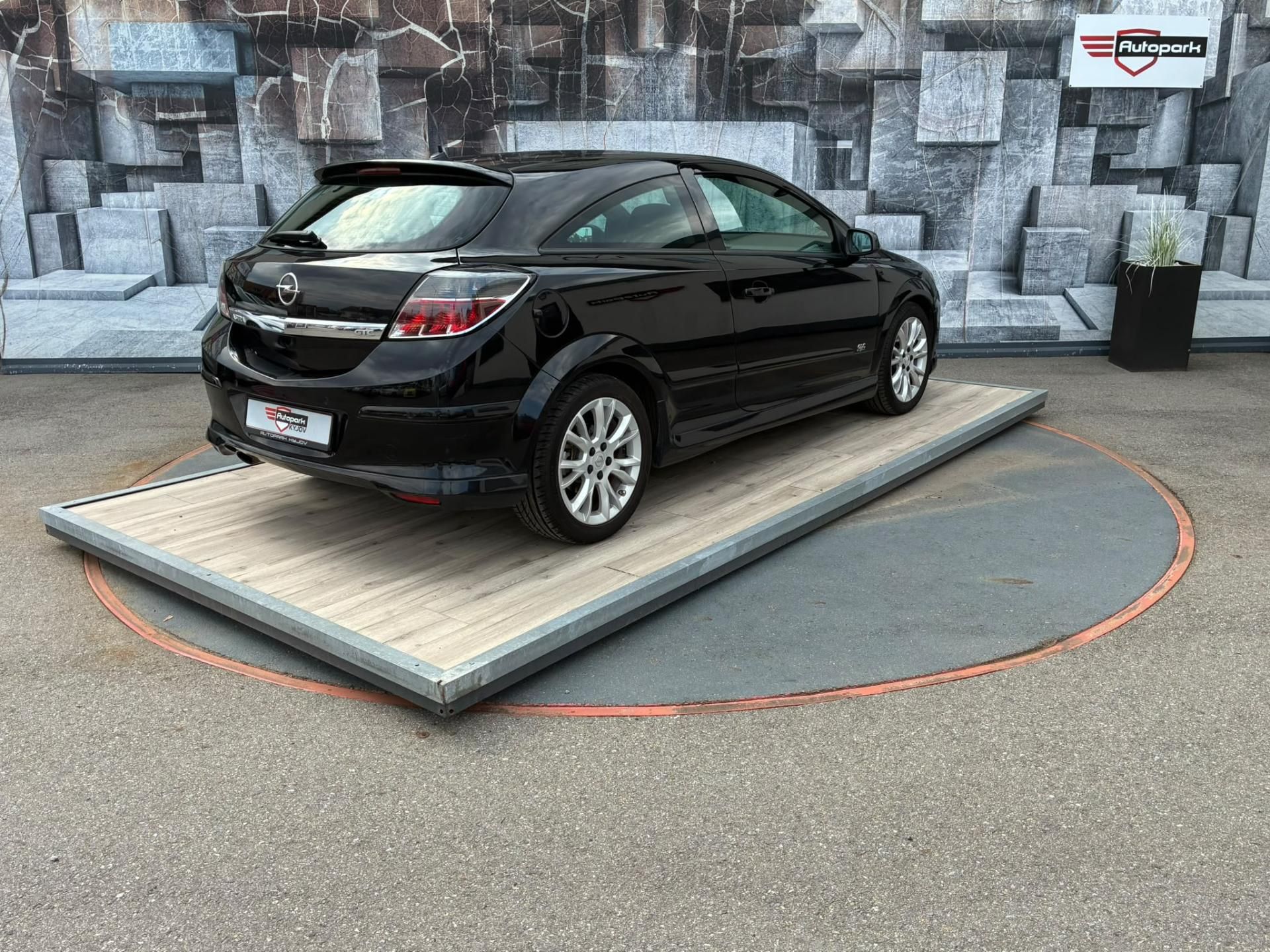 Opel Astra, 1.9 CDTi, 110KW, GTC - fotka 6