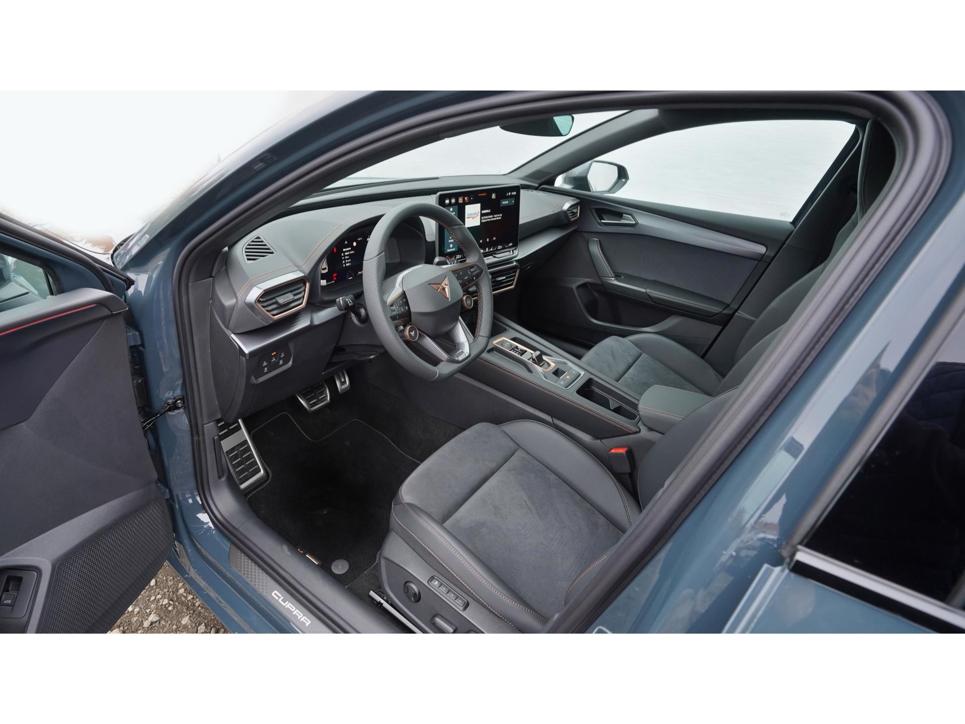Cupra Leon, 2.0 TSI / 245 kW SP VZ - fotka 6