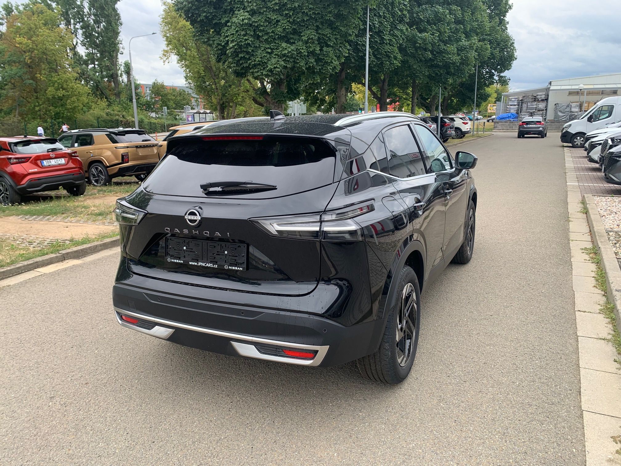 Nissan Qashqai, 1,3 DIG-T X-Tronic N-Connecta - fotka 5