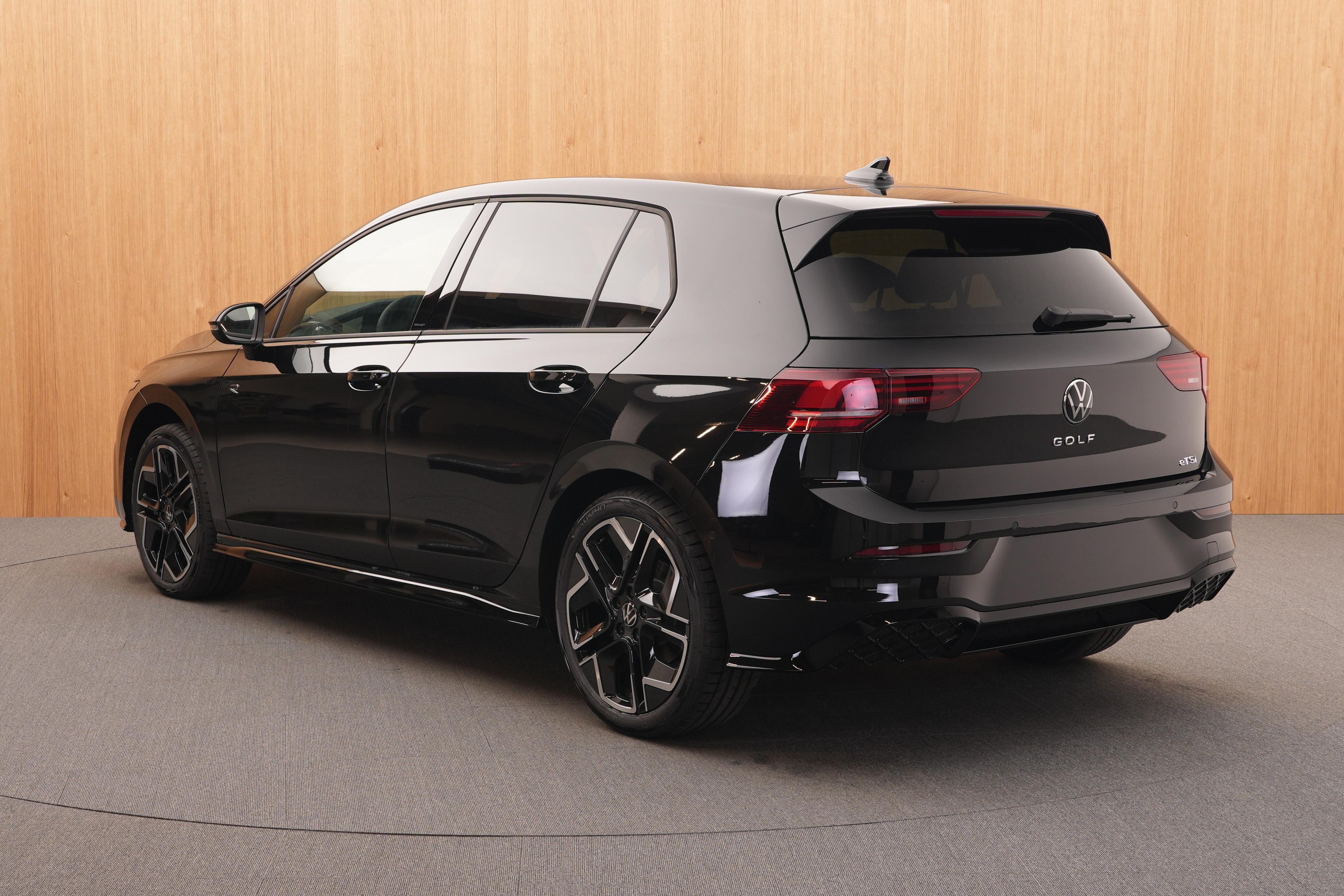 Volkswagen Golf, R-Line Limited 1.5 eTSI mHEV - fotka 3